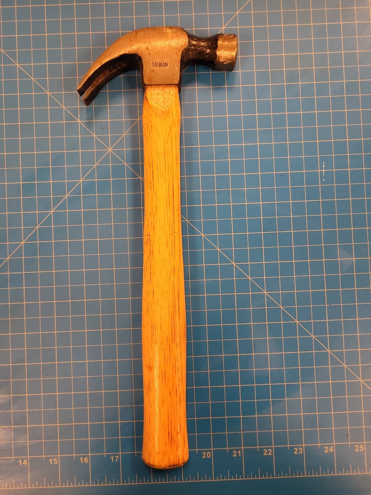 Claw Hammer Vintage Wood Handle Taiwan Carpentry Tool Hand Tool Nail Puller