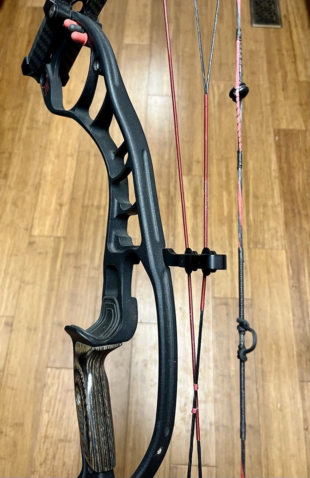 Hoyt Faktor 30 RH 60-70# 26-28” Black Good Working Condition Z5 Cam no.2