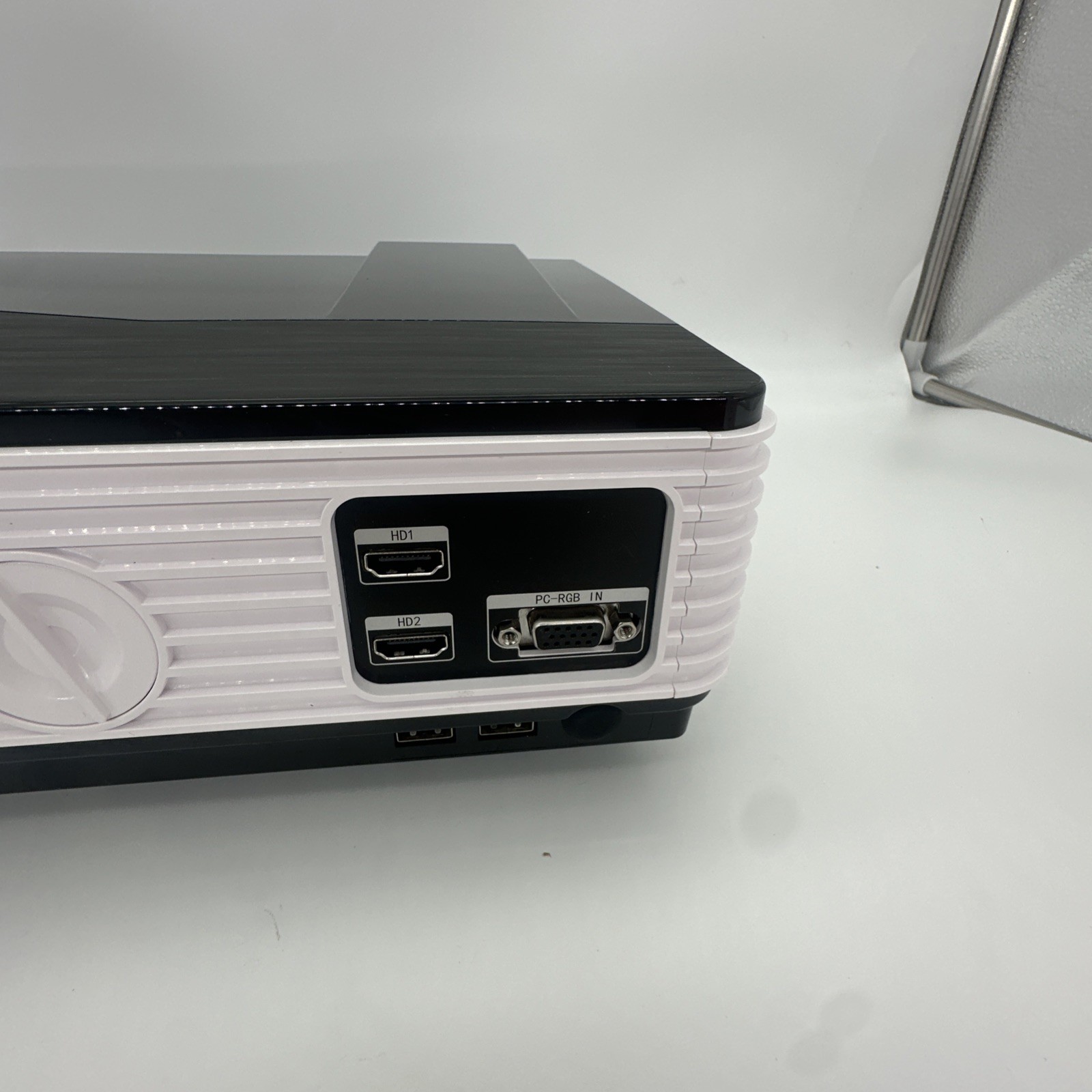 PRODIGY INNOVATIONS HD Series LR-22 Projector 3D Ready Complete