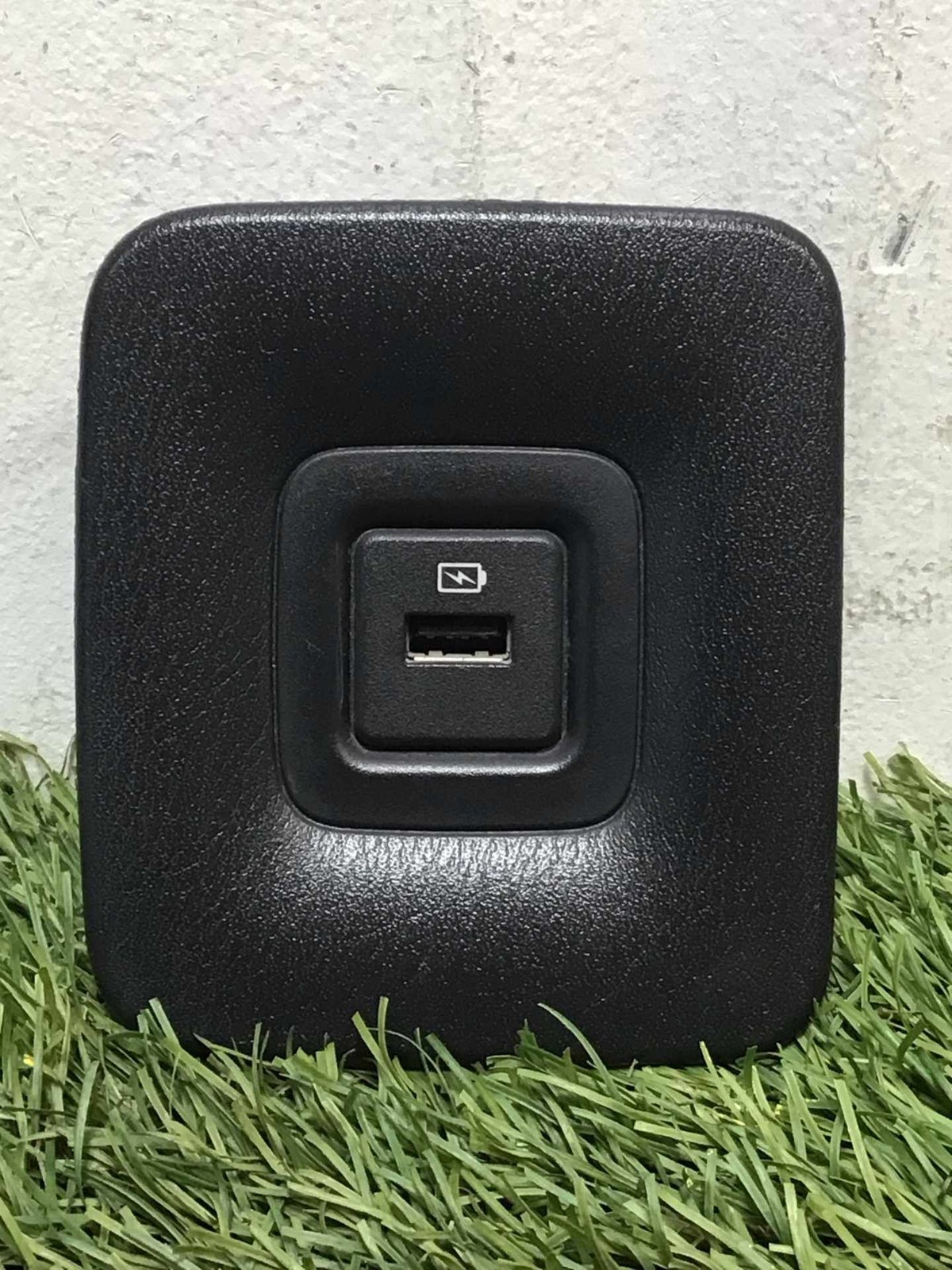 ✅ 2020 INFINITI QX60 Accessory Power Outlet USB Port OEM