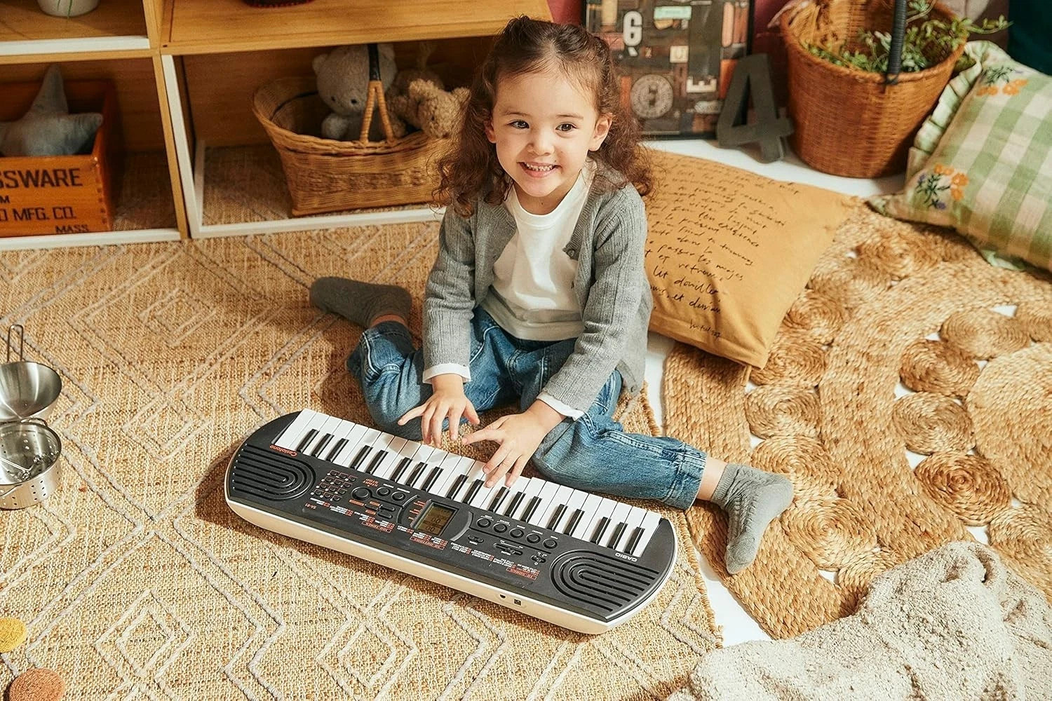 Casio Casiotone 44-Mini-Key Keyboard 100 Tones 50 Rhythms
