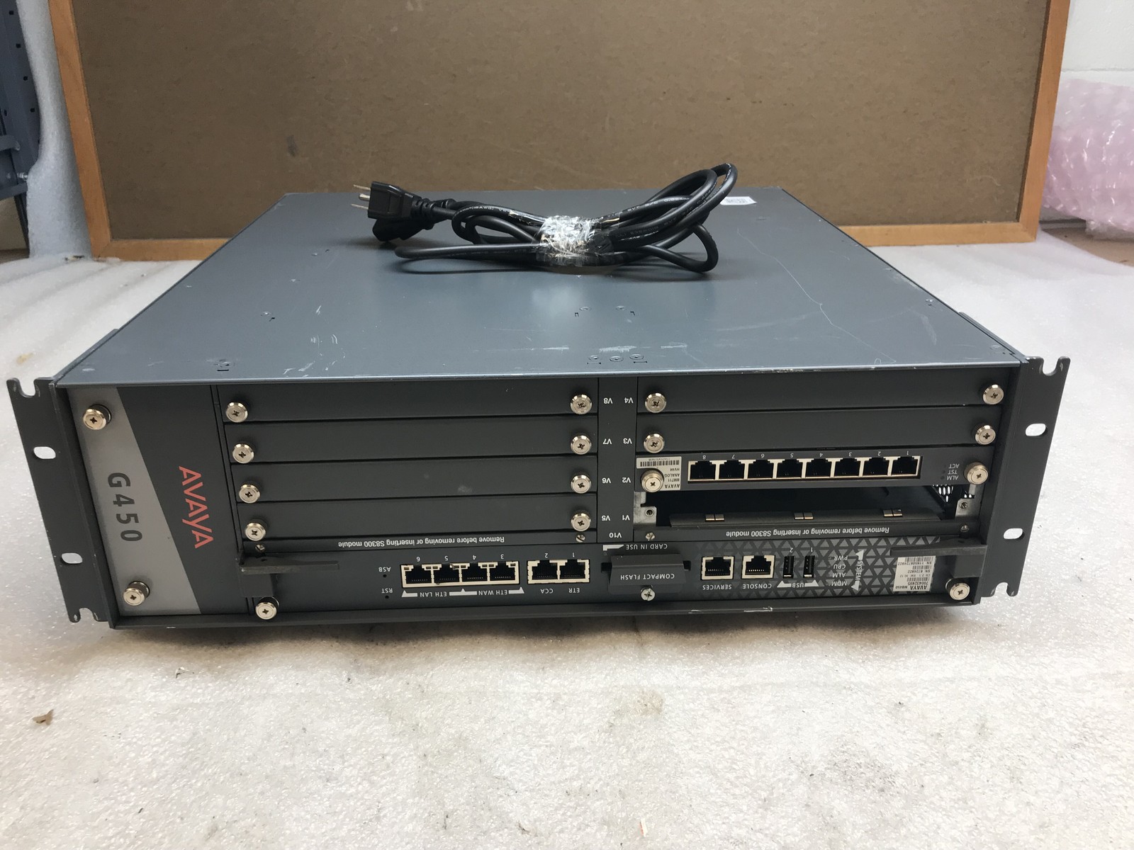 Avaya G450 Media Gateway 700432495 w/ MM711 Analog Module HV44
