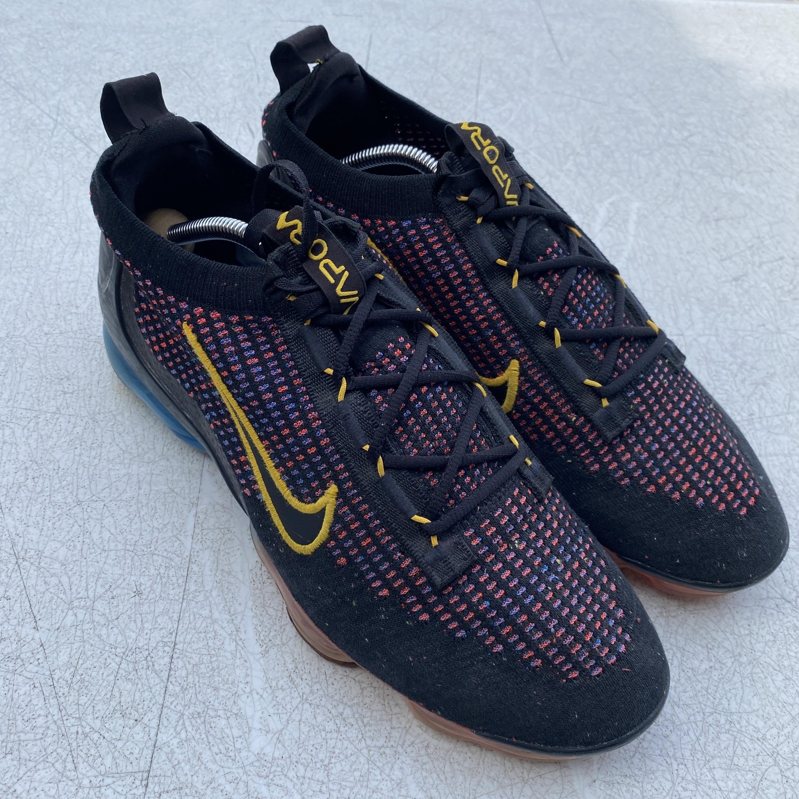 Nike Air VaporMax 2021 Flyknit Shoes Mens 11 Black Yellow Sneakers DV2118-001