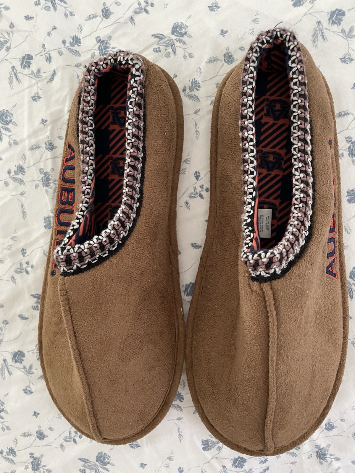 Auburn Tigers Men’s FOCO Moccasin Slippers Size M (9-10)