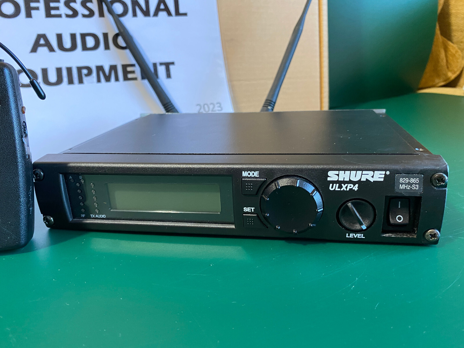 SHURE ULXP4 830-865-MHz- Pro Wireless Kit with SLX Bodypack