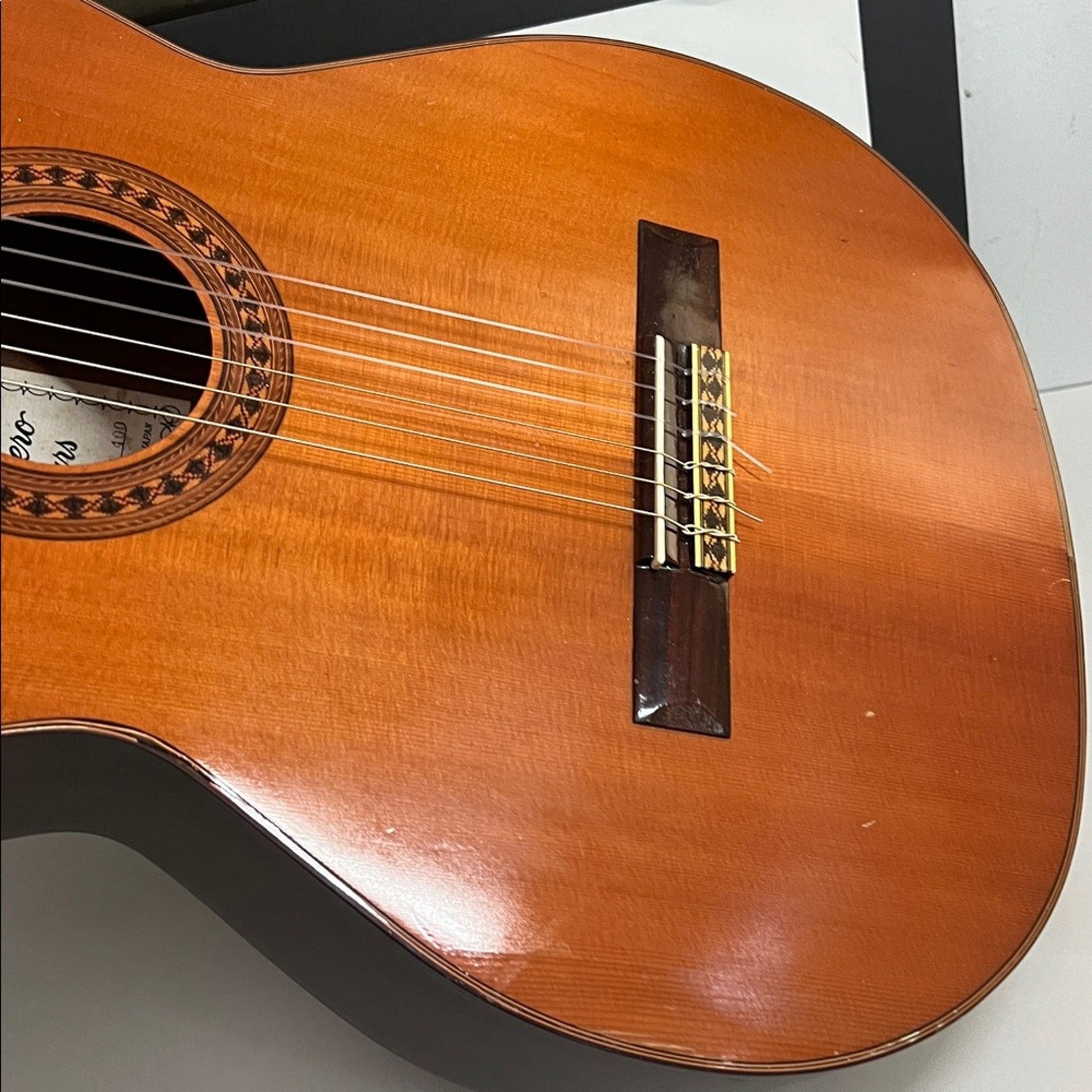 Escudero C-400 Nylon String Classical Guitar