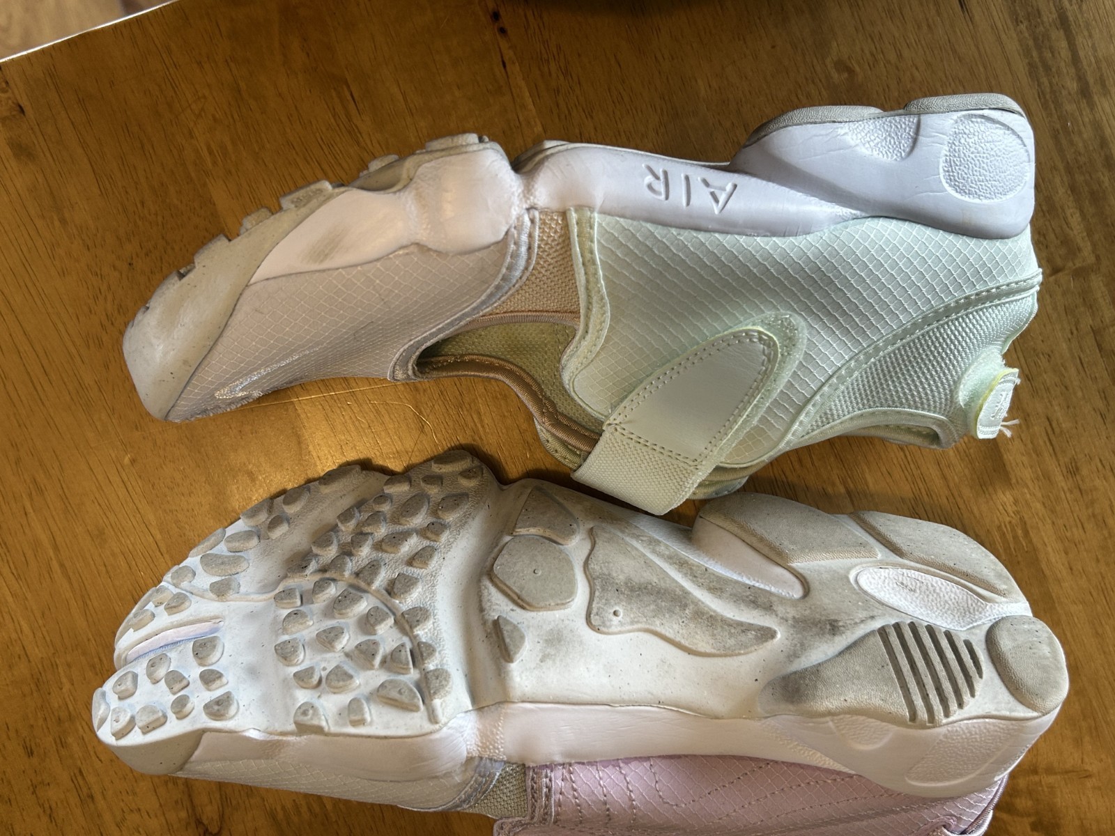 Nike Air Rift DV2926-300 Split Toe Tabi Sneakers Women US 9 Pastel Color Japan