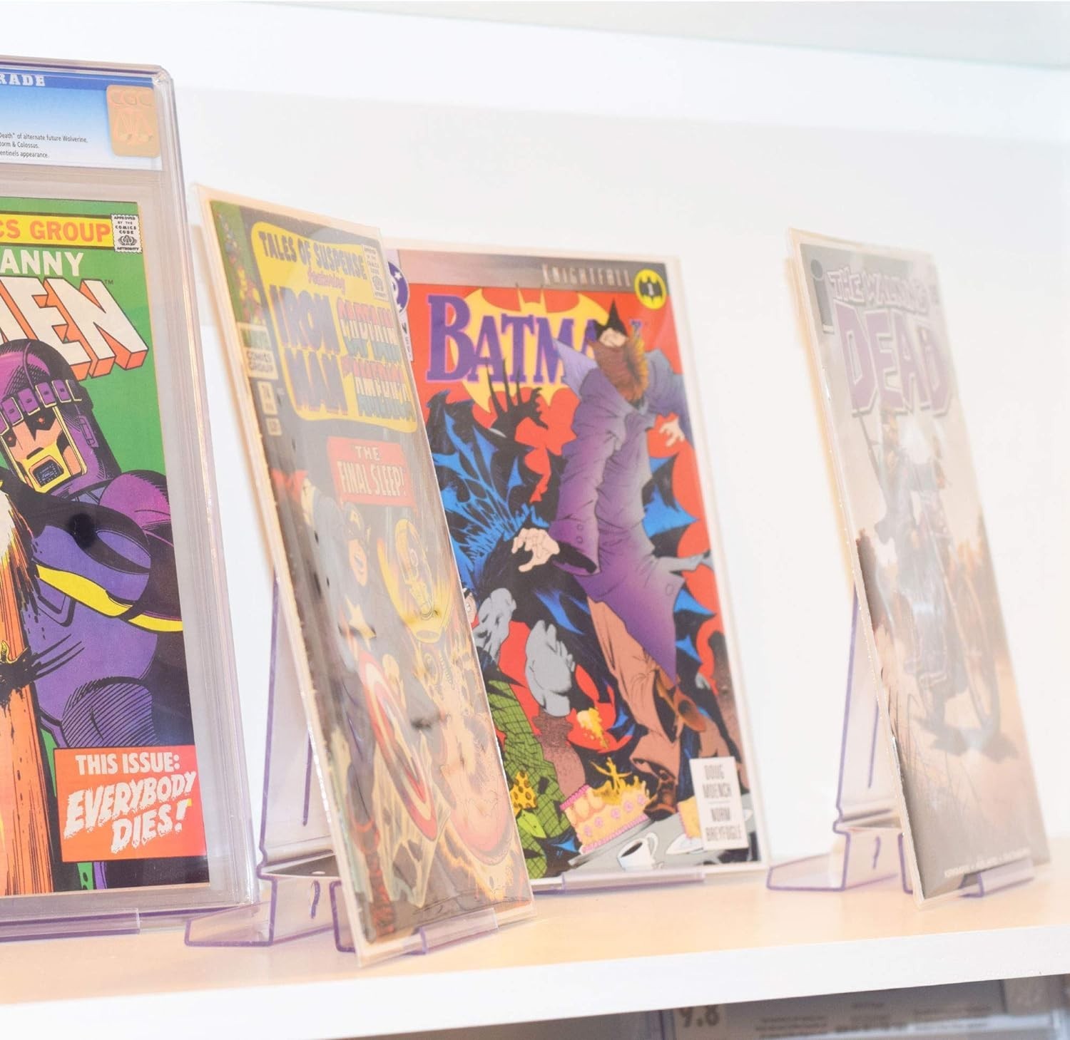 Floating Comic Book Display Stand: Adjustable Wall Mount or Shelf Usage, 1 Pack