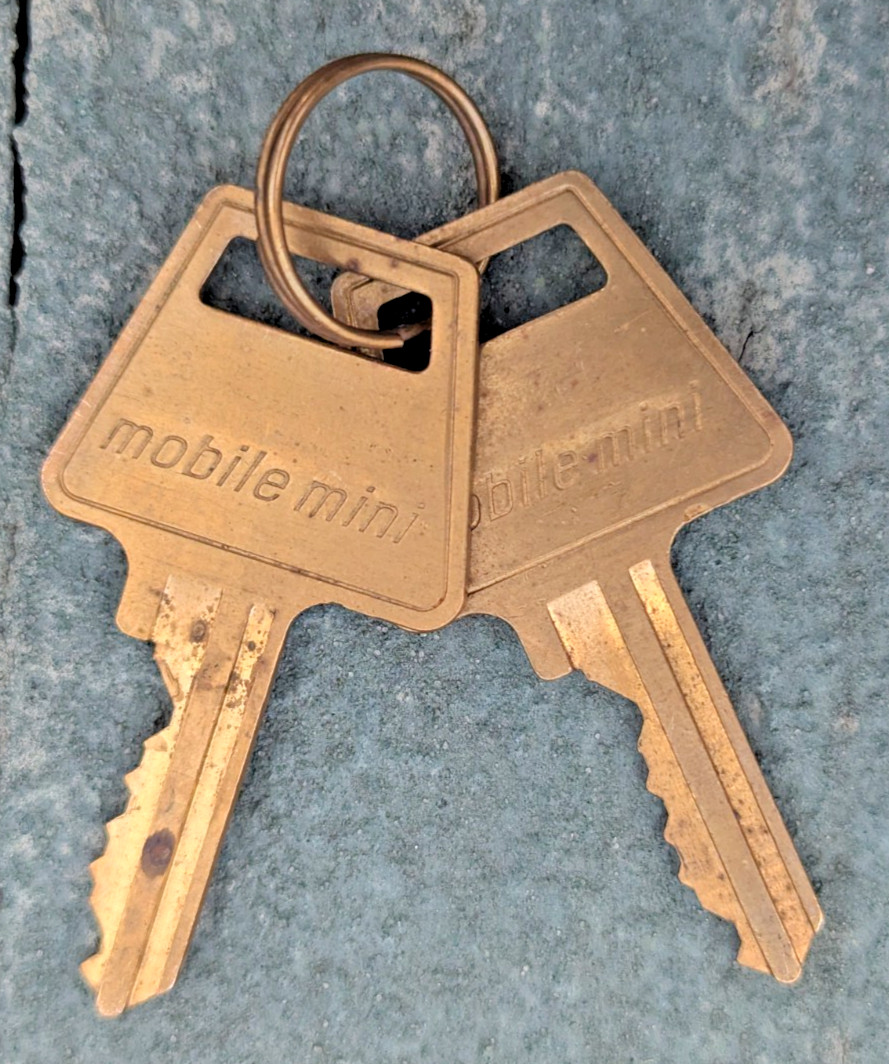 Mobile Mini Storage Container Guard Lock Hockey Puck 2 Keys