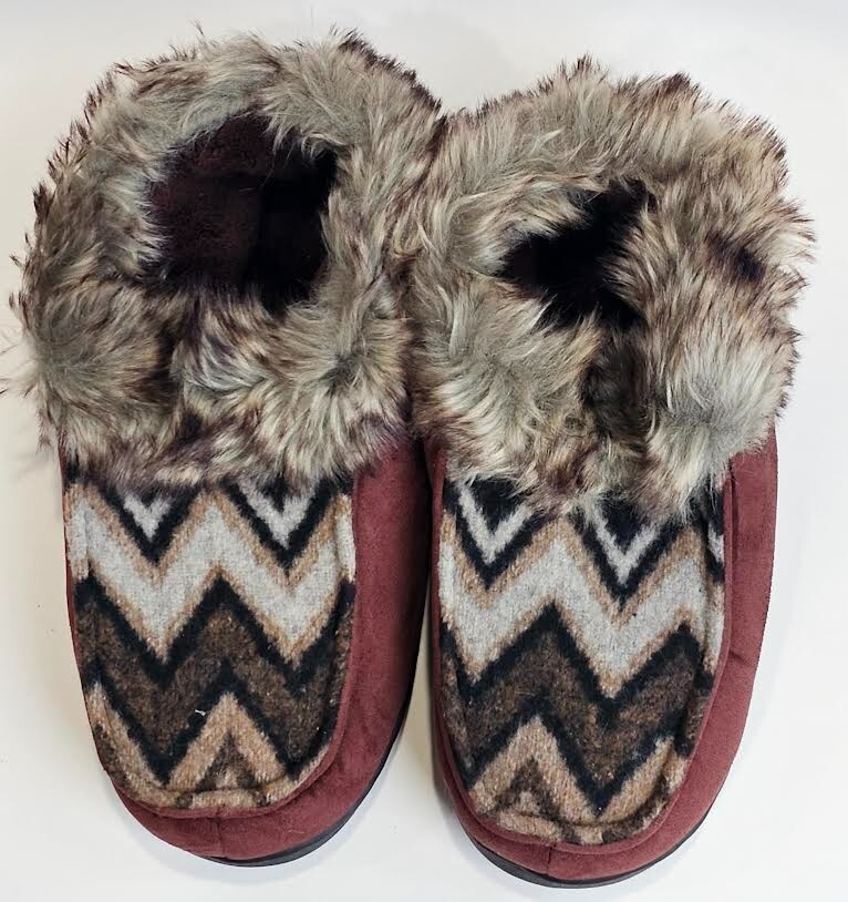 Toloog Indoor Brown Slippers   Mishansha   Fuzzy   Warm   Size 9  New
