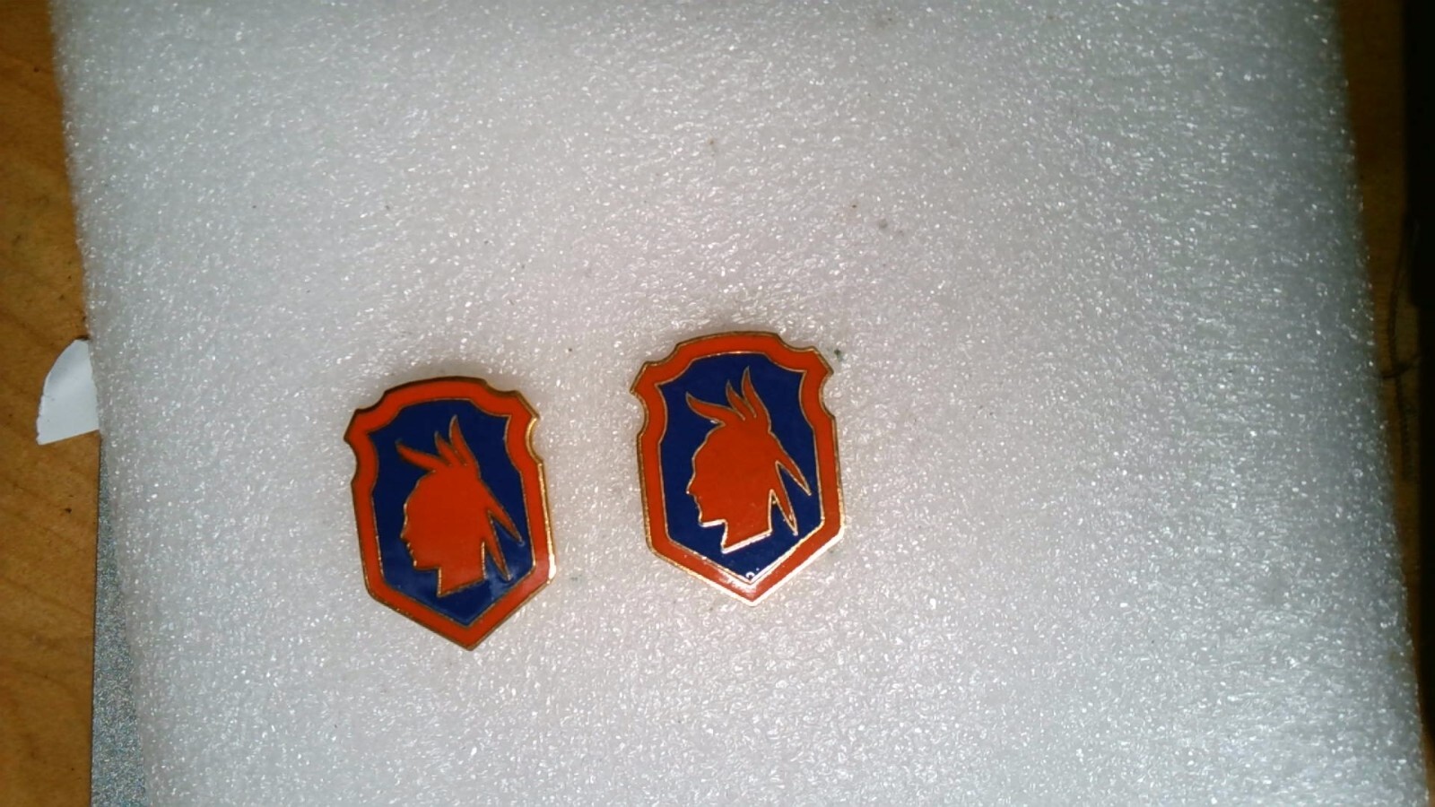 MILITARY INSIGNIA CREST SET OF 2 US ARMY 98TH INFANTRY DIVISION