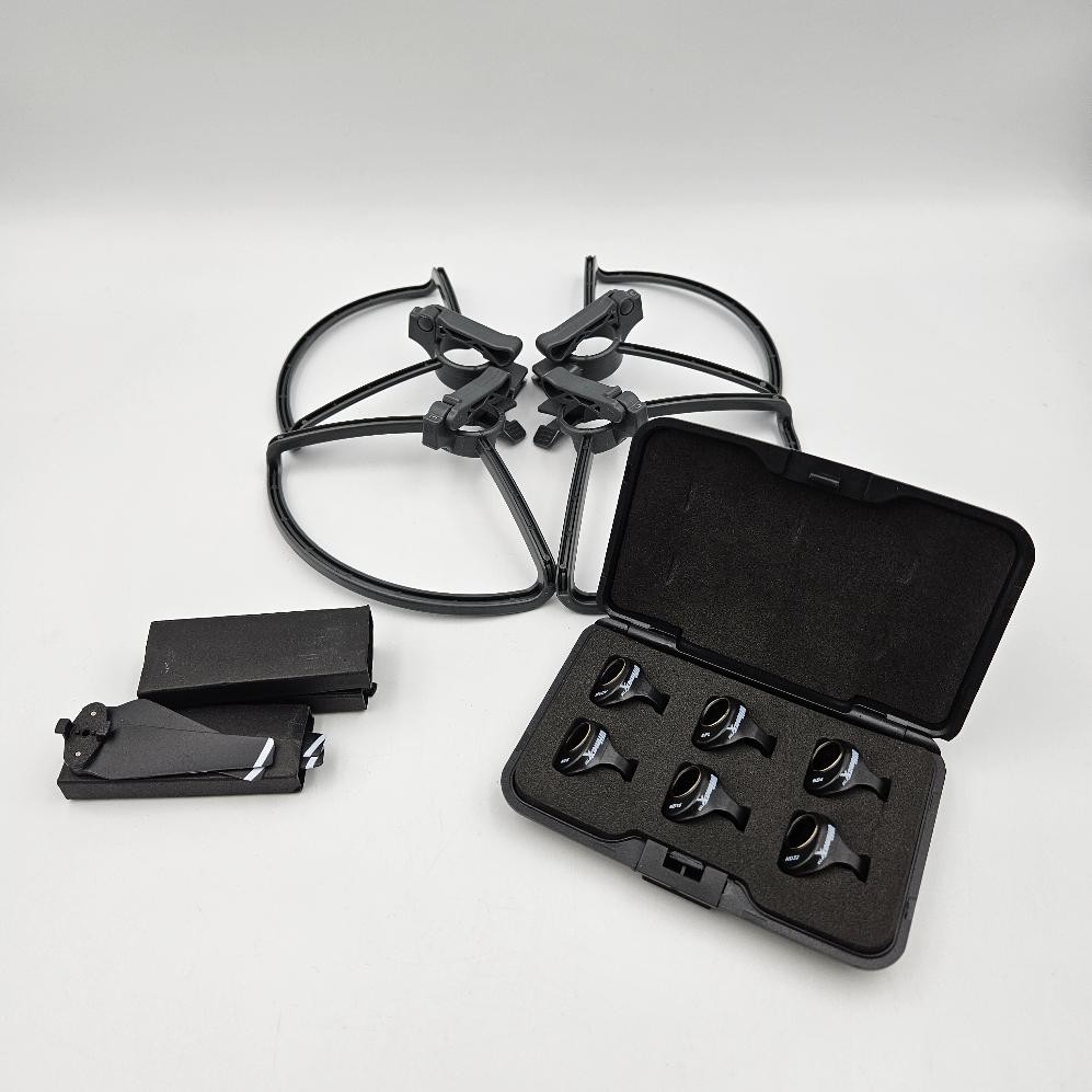 DJI Spark Drone MM1A Alpine White Fly More Combo 1080p w/ Case & Controller