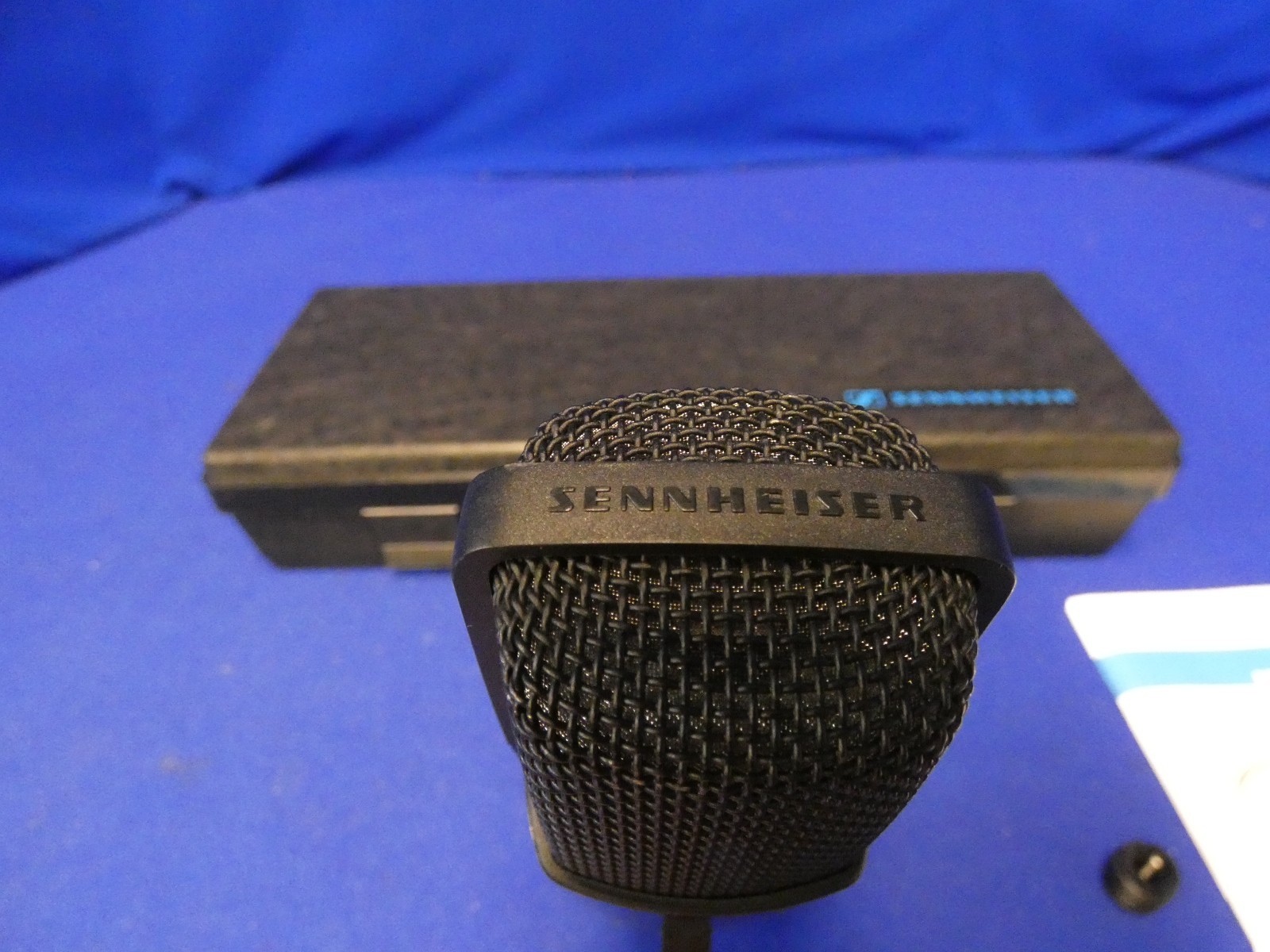 Sennheiser MD 421-II Cardioid Dynamic Microphone w/Sennheiser Case w/Foam