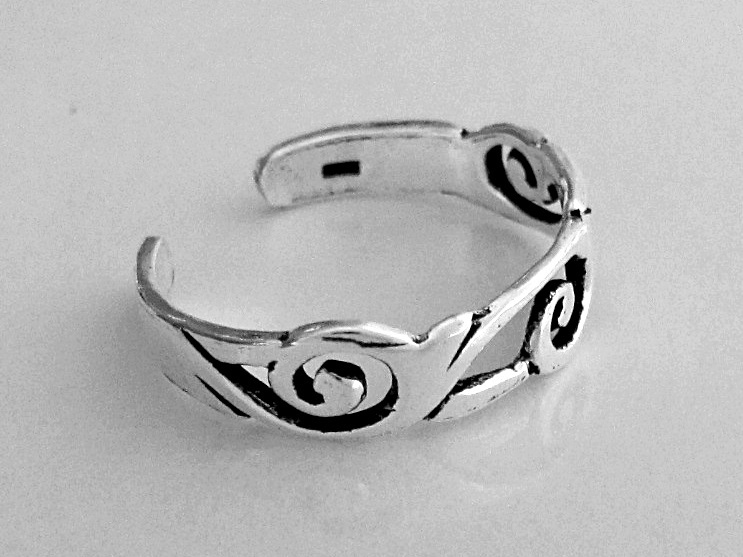 Sterling Silver rustic floral Swirls dainty adjustable toe ring