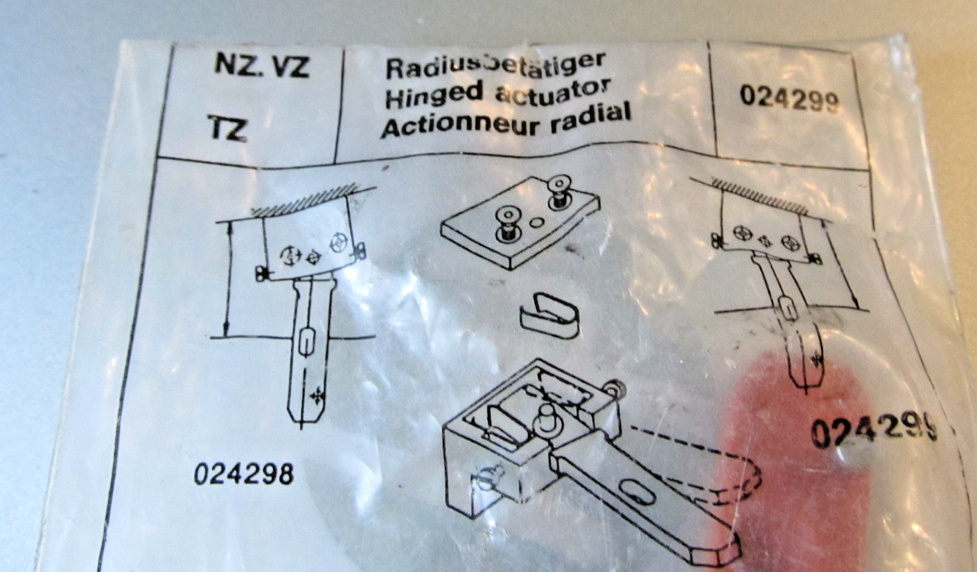 *NEW* Euchner 024299 Hinged Actuator