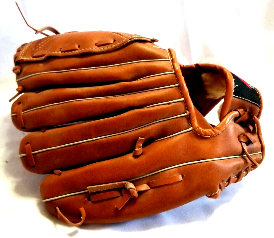 VTG American Federal Greenville Braves Baseball Glove Special #2605 Mitt 11"
