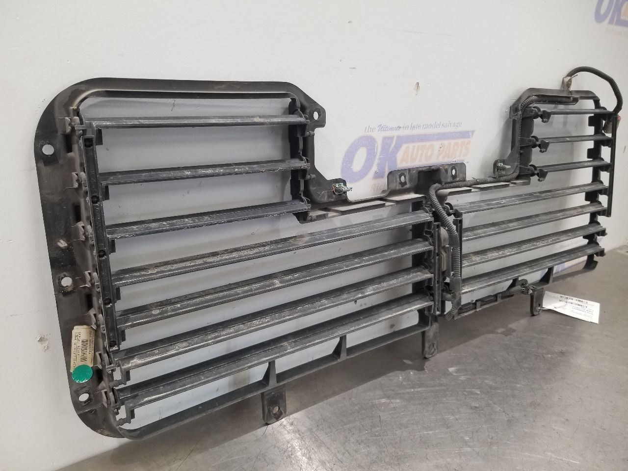 17 CHEVY SILVERADO 1500 4.3L AIR SHUTTER