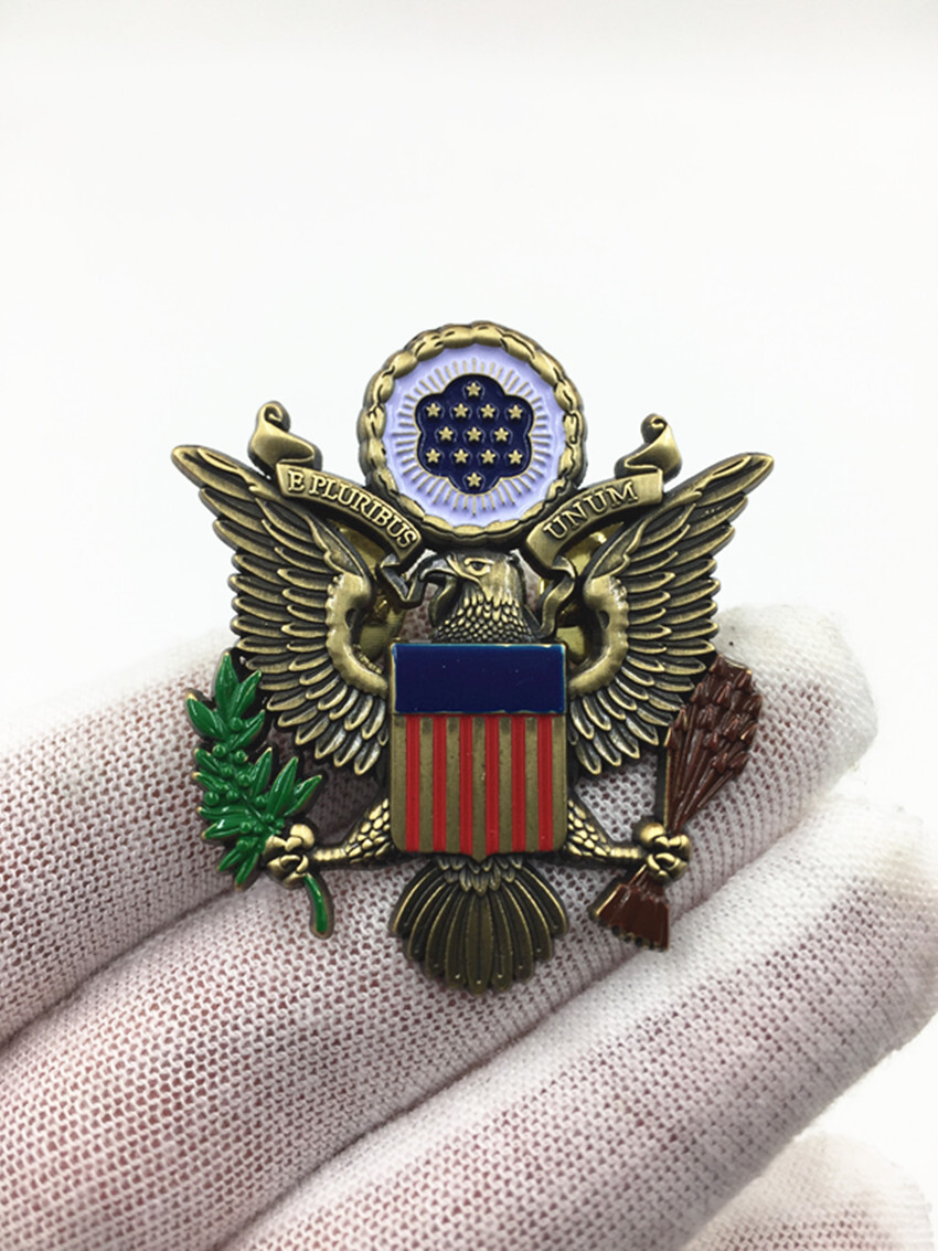 Seal of the President of the United States Presidential Eagle Badge Pin Golden