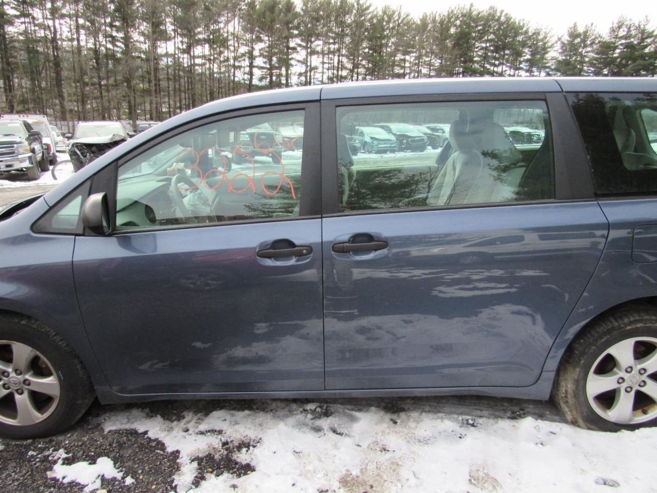 SIENNA 2014 Glove Box 1022411