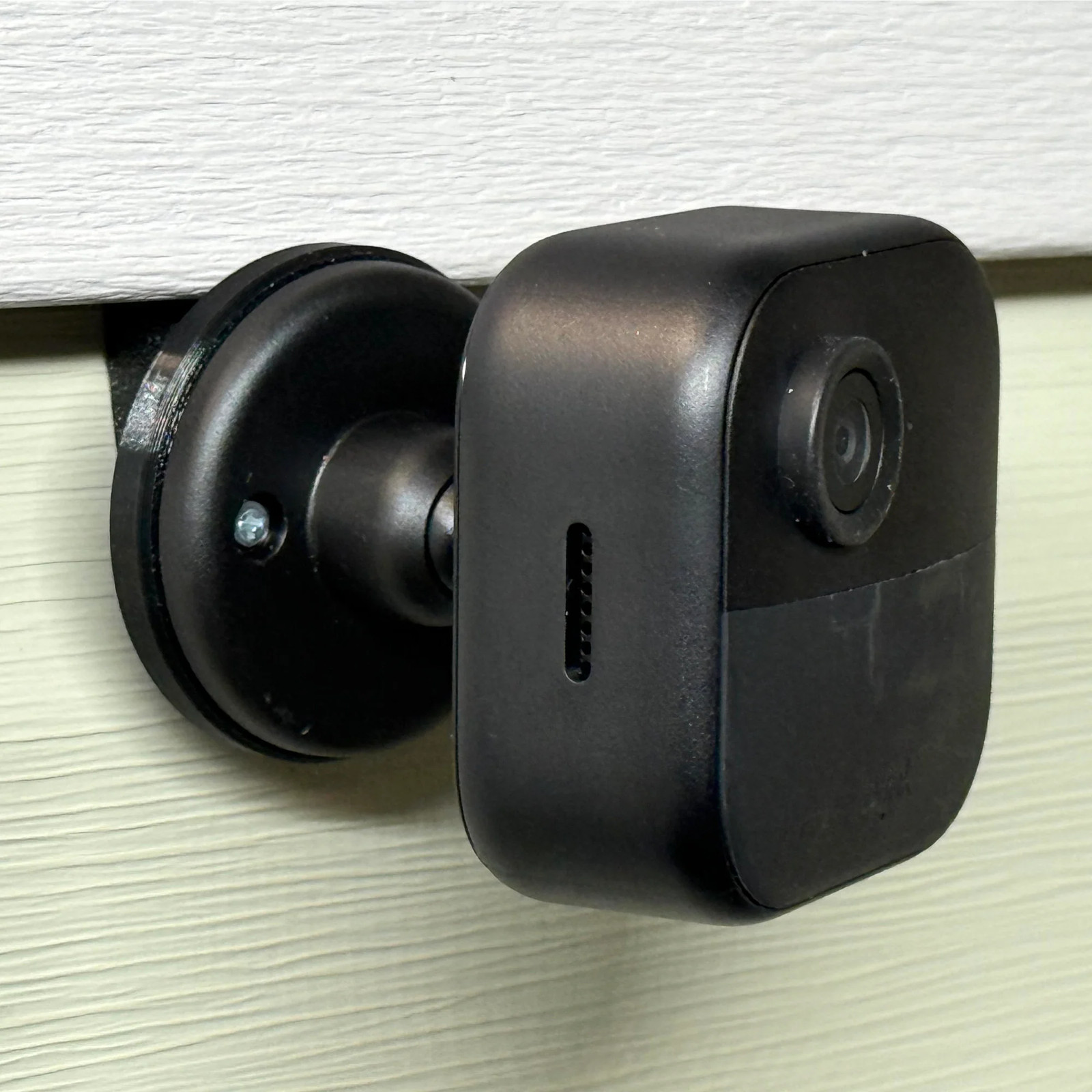 Blink Outdoor Cam Siding Clip – Dutch Lap, Traditional, or Plank Siding