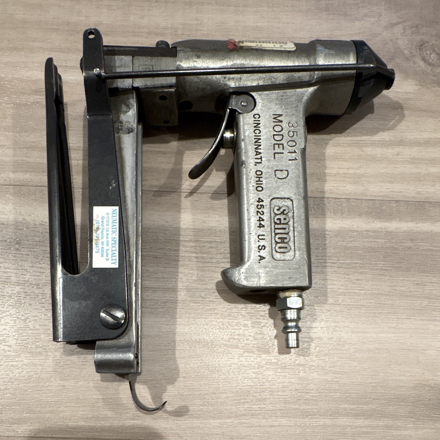 SENCO Model D Pneumatic Carton Closer MPN 35011