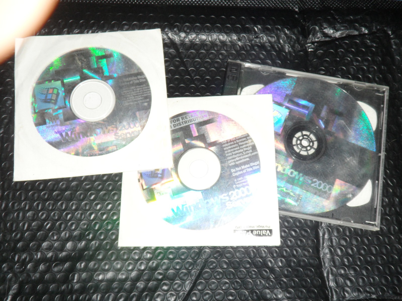 Microsoft Windows Server 2000 CD set with COA key