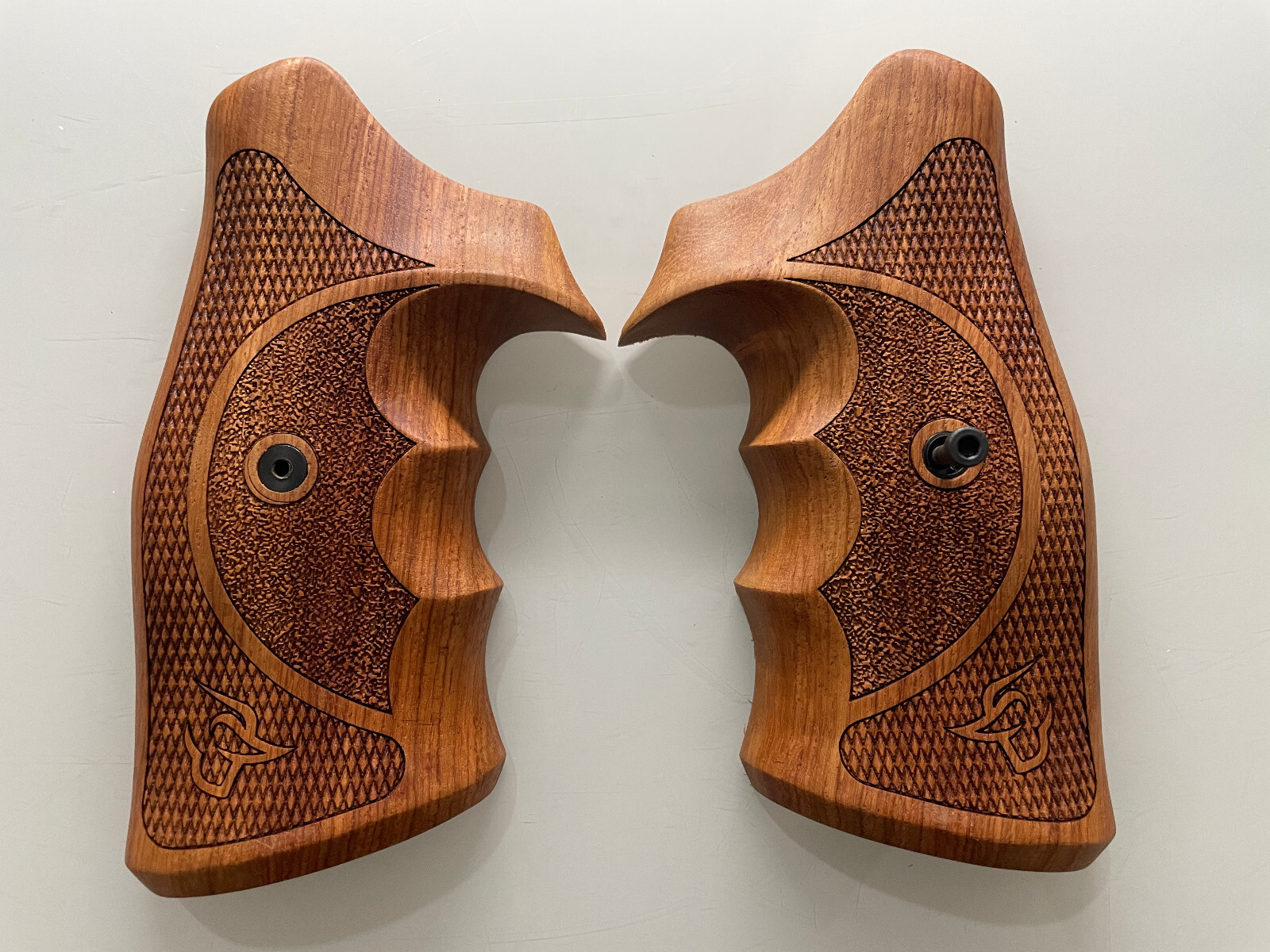 New Target Grips for Taurus Medium/Large Farme Square Butt Checker/Crav#checker3