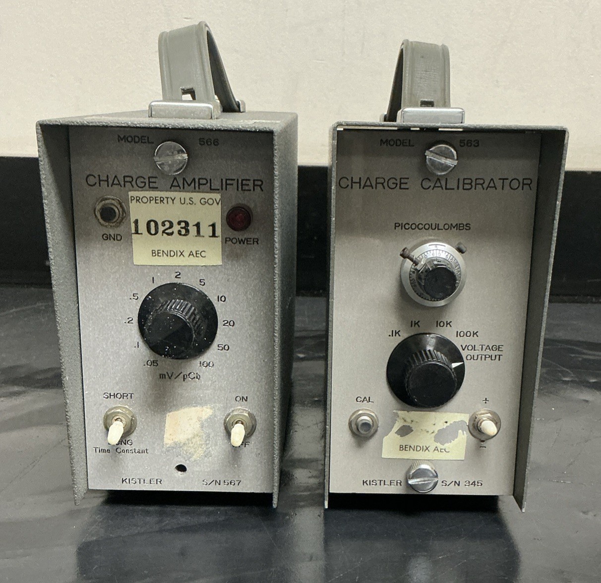 Set of 2 Kistler Charge Amplifier S/N 567 and Charge Calibrator S/N 345
