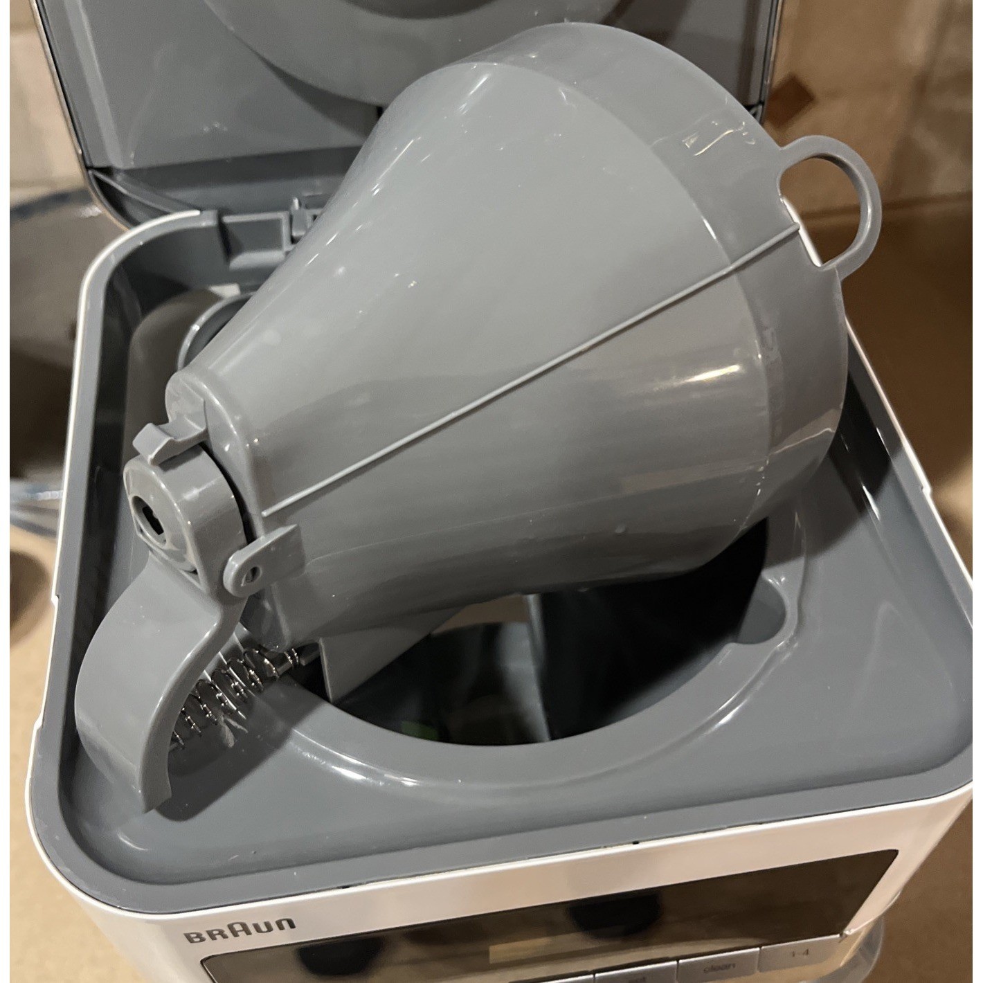 Braun PureFlavor 12 Cup Programmable Coffee Maker White Stainless KF7150WH