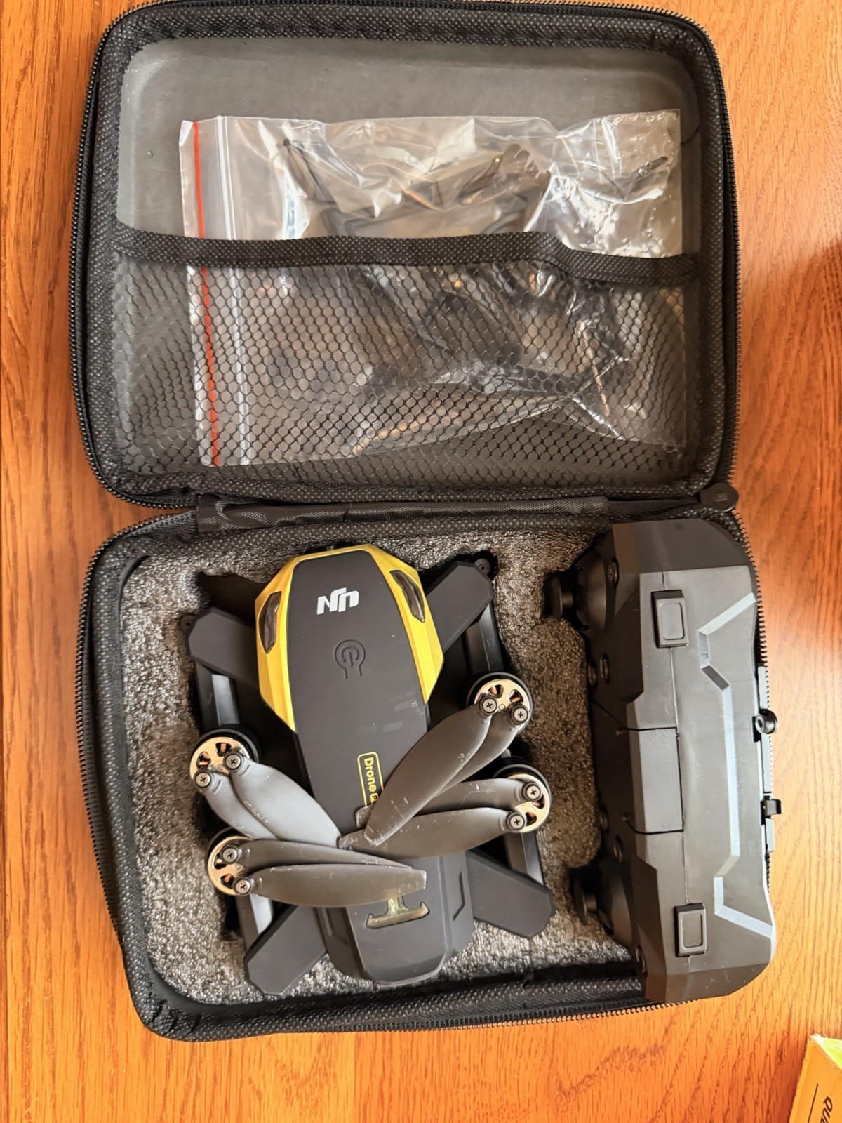 DRONE-M8 PRO Foldable Quadcopter HD Camera 6-Axis Wi-Fi Carrying Case