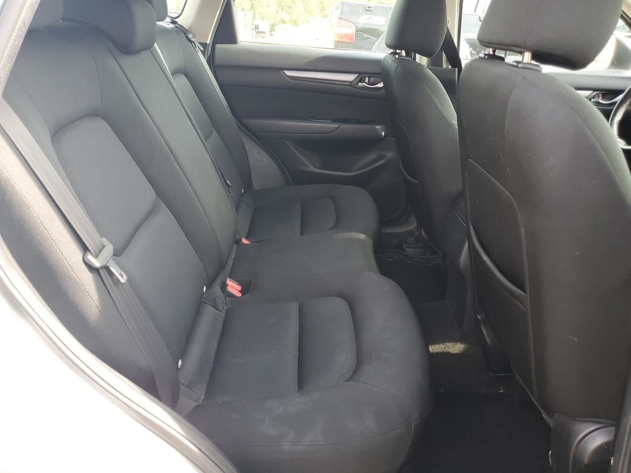 CX-5 2018 Glove Box 4689648