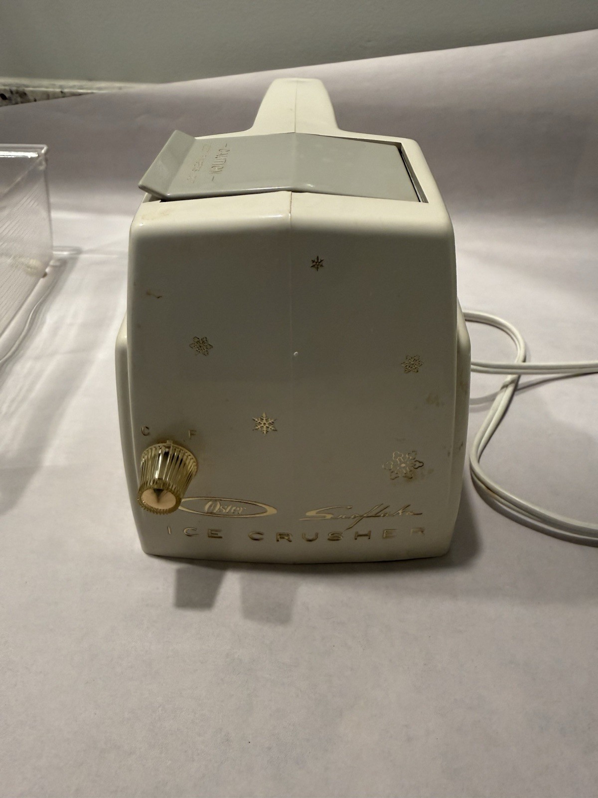 Vtg Retro Oster Snowflake Ice Crusher White Model 551