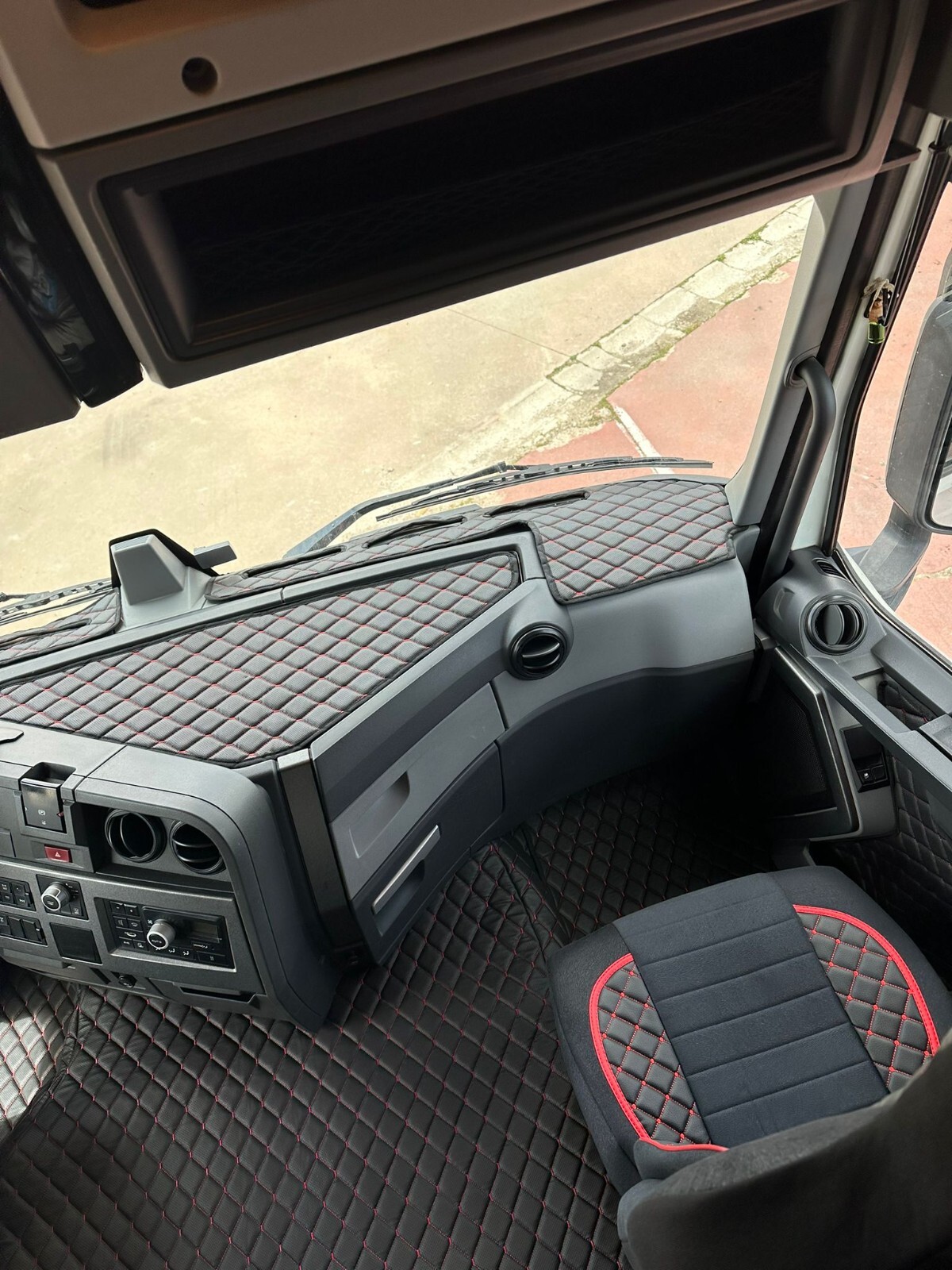 Black Dashboard Panel Mat Covers x2 for Renault T truck Eco Leather with sensor