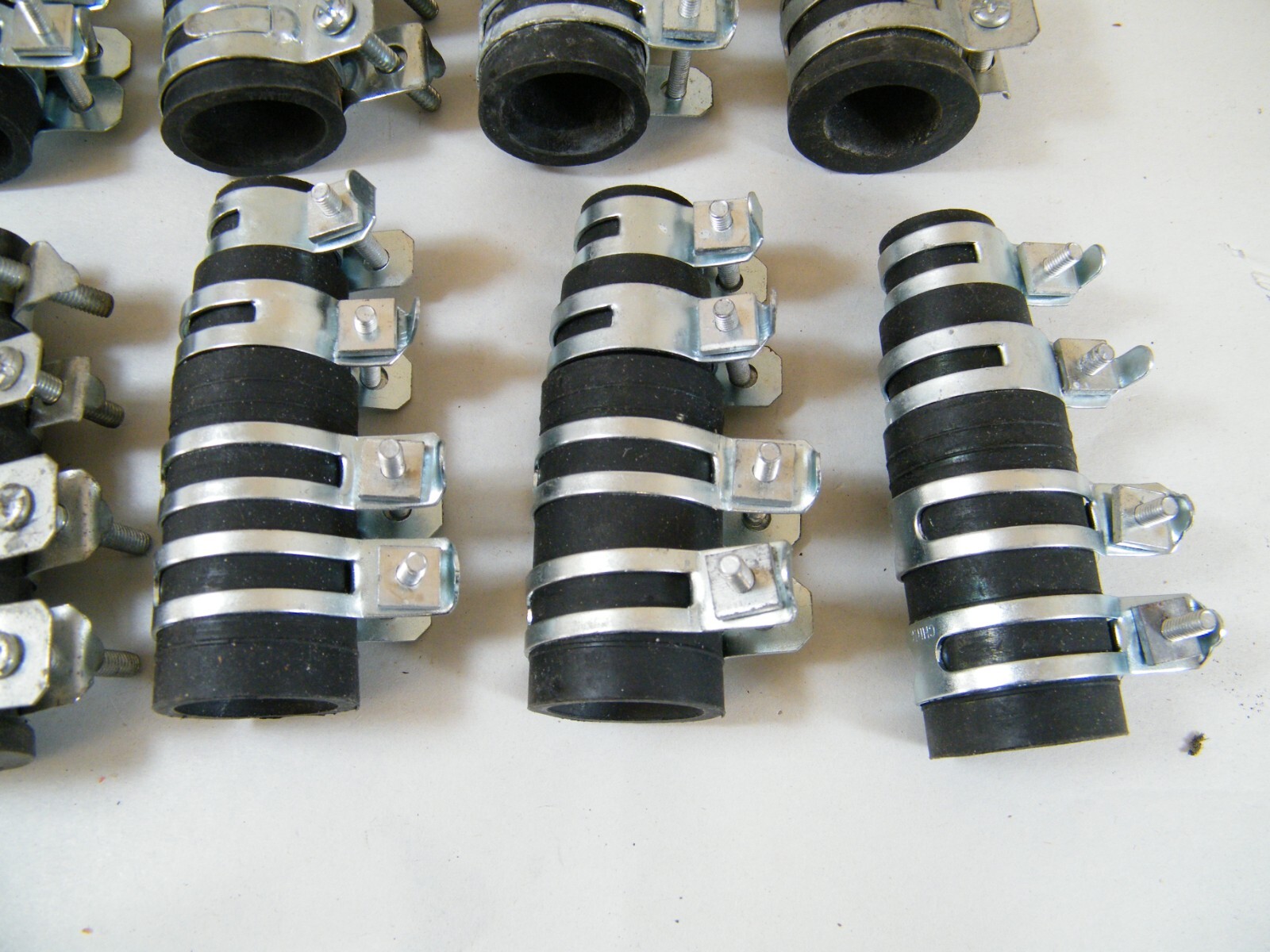 (13) DISHWASHER DISPOSAL CONNECTOR RUBBER WITH 4 STEEL CLAMPS