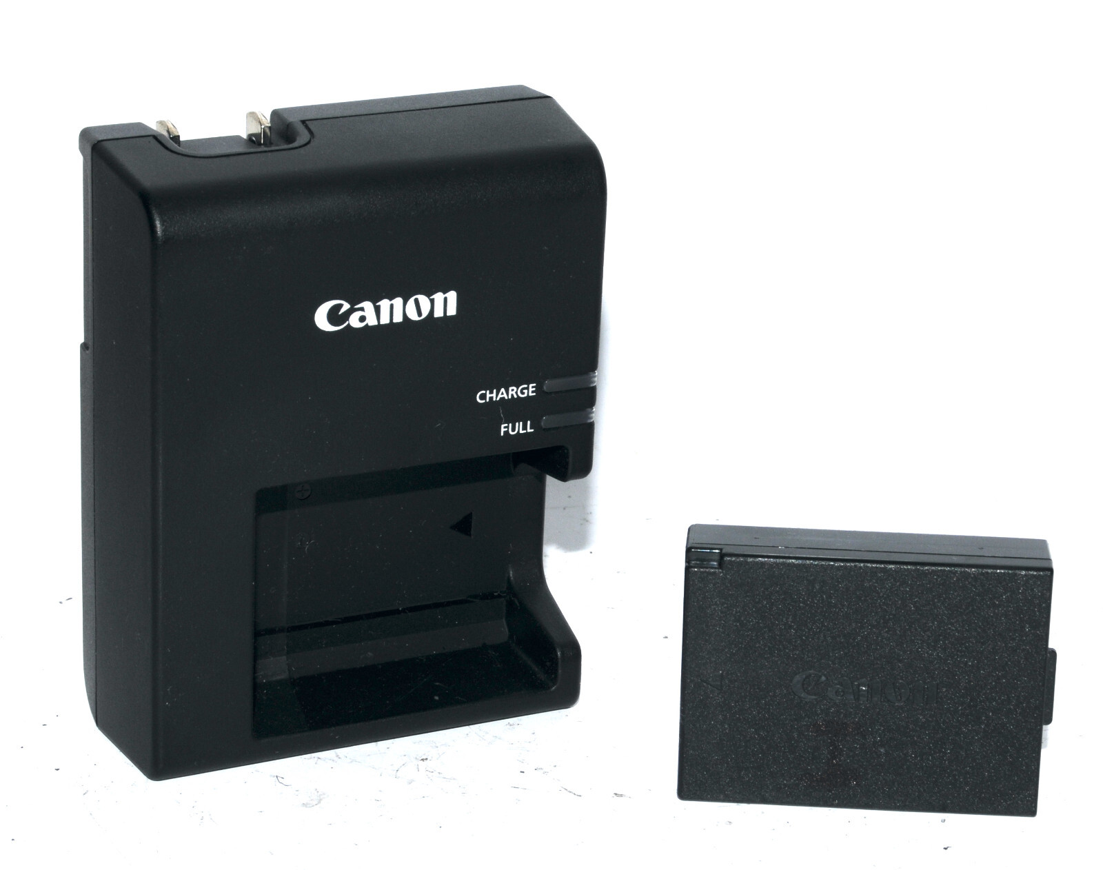 Canon LC-E10 Battery Charger w/ Battery