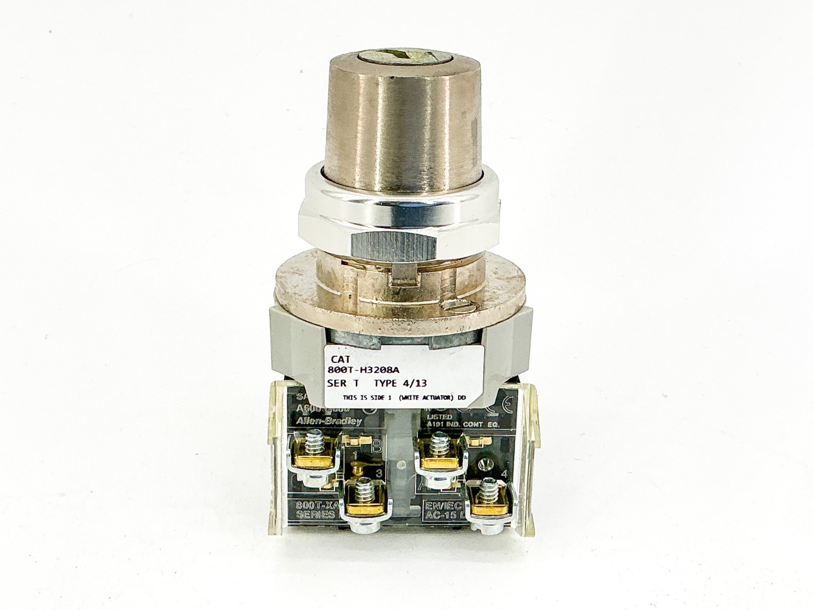 New Allen Bradley 800T-H3208A 30mm Selector Switch 2 Position Ser.T