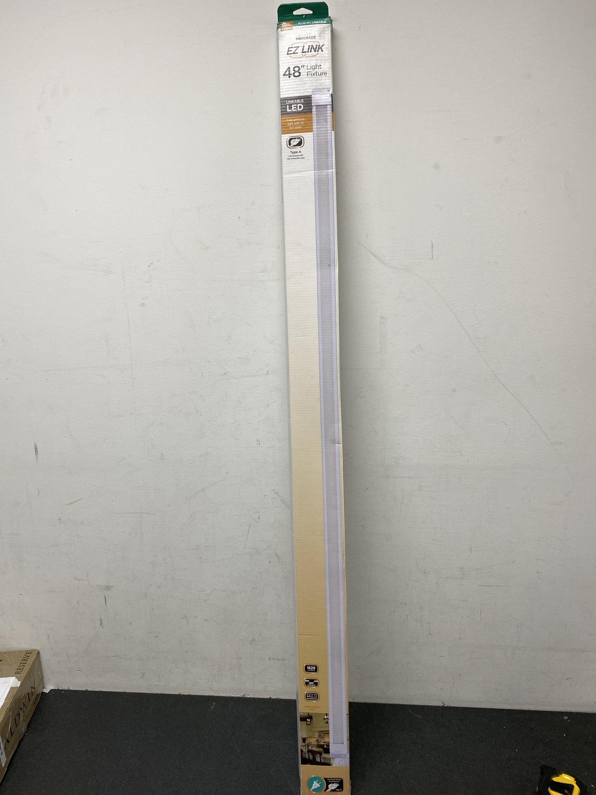 "Ultra prograde EZ Link Plug-in 48" LED Under Cabinet Light"