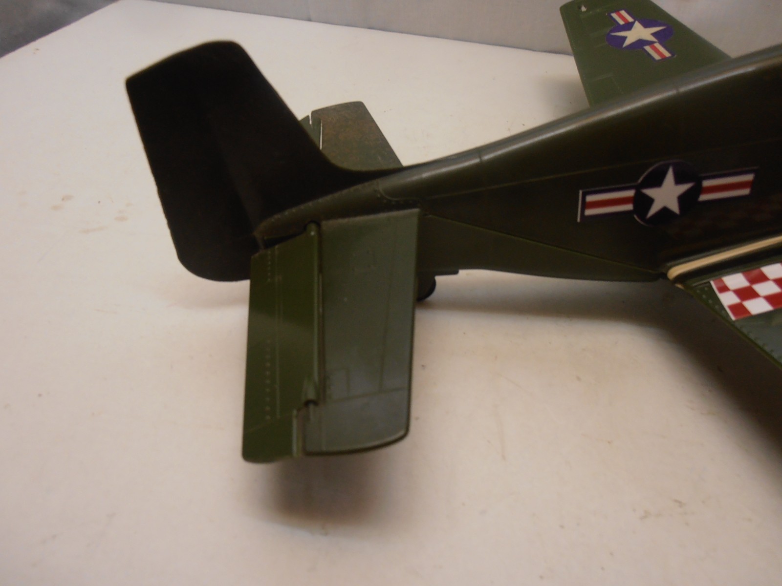 Cox 049 P-51 Avion