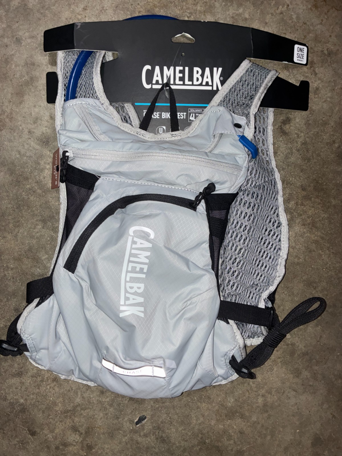 CamelBak Women's Chase Bike Vest 4L Hydration Vest Easy Access Pockets Grey