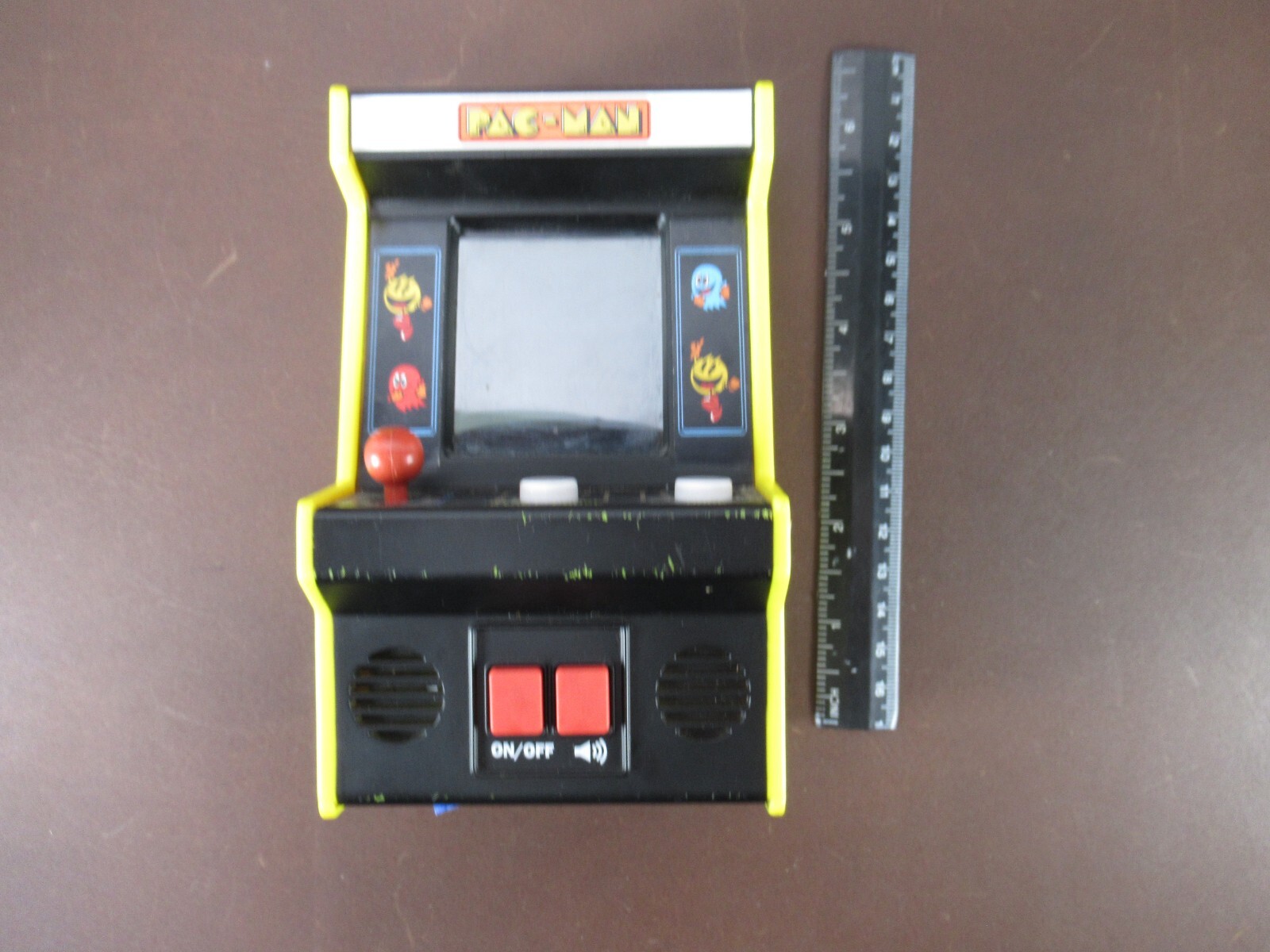 Tiny Arcade Pac-Man Miniature Game Multicolor - Item Number 09562, (R FD)