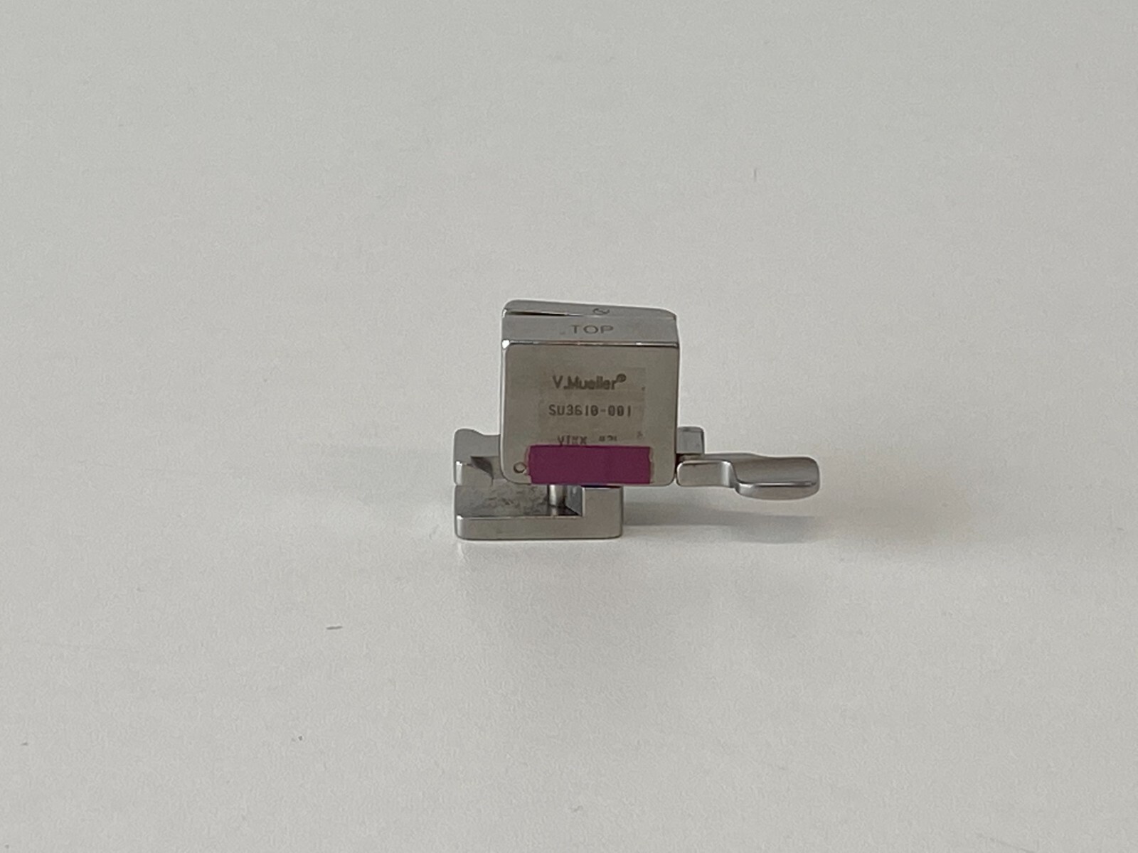 A11:  V.Mueller SU3610-001 Pro-Retractor Tilting Blade Clamp