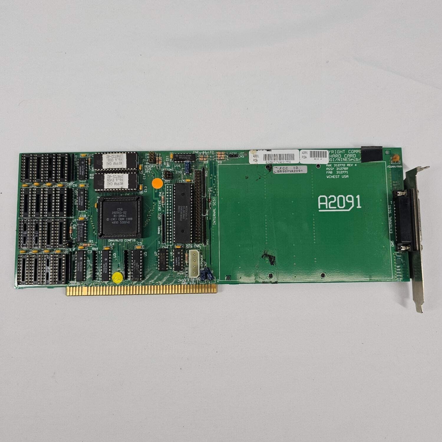 Commodore Amiga 2500 Vintage Personal Computer Model No. A2000