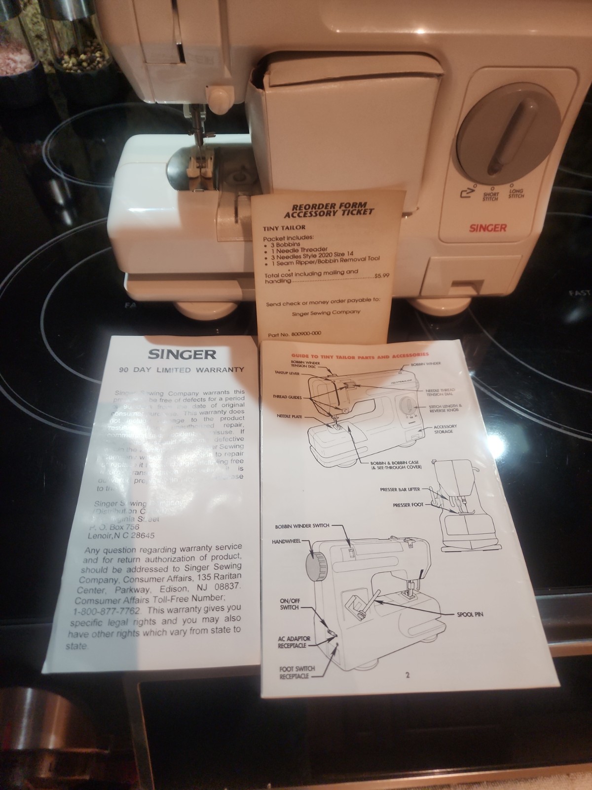 Singer Tiny Tailor Mending Machine TT600A in Original Box Sewing