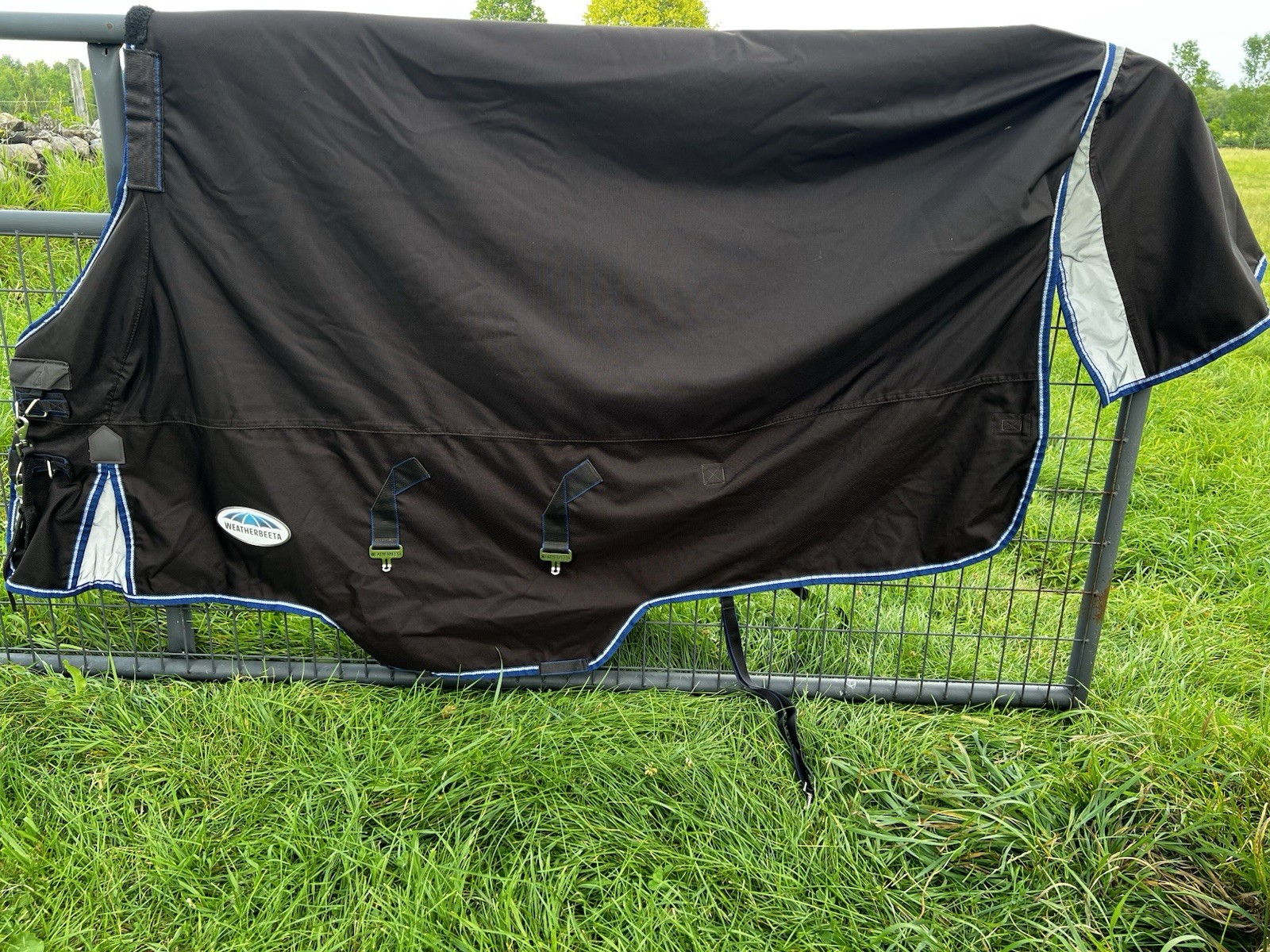 WeatherBeeta ComFiTec UltraCozi Detach-A-Neck 220G Horse Turnout, Navy, 78, Used