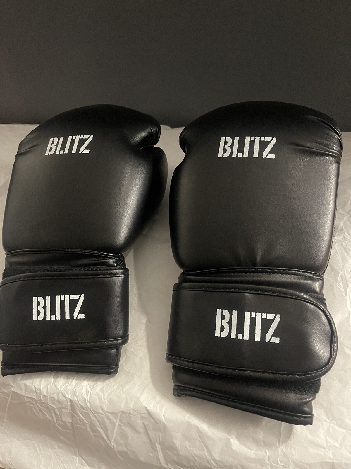 Blitz 16 Oz Training Boxing Gloves New
