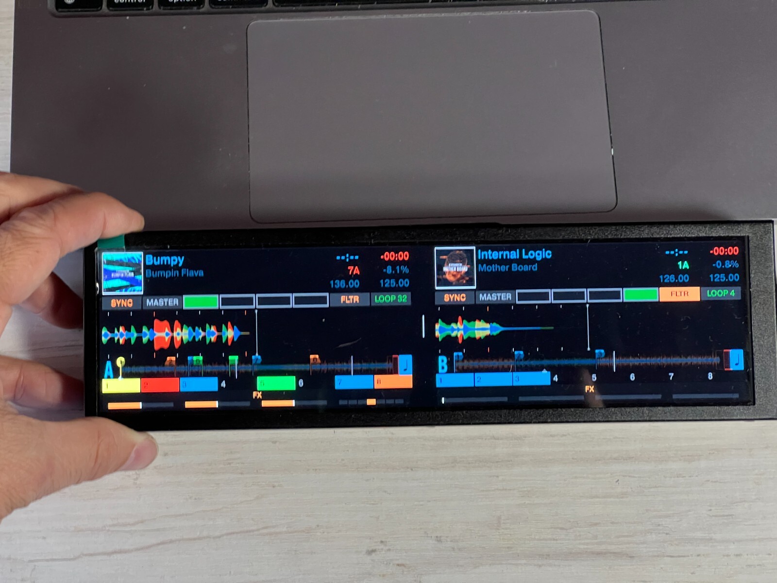 (Beta) DJMirror for Traktor – Enhanced Deck Display (Screens Not Included)