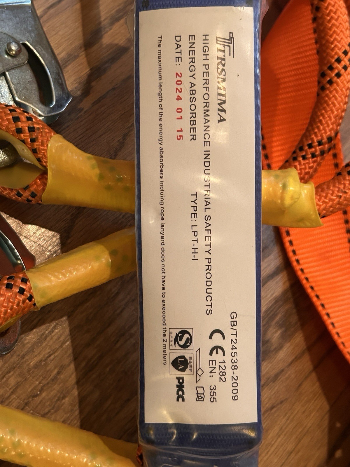 TRSMIMA FALL PROTECTION SAFETY HARNESS W/ SHOCK ABSORBER GB/T24538-2009