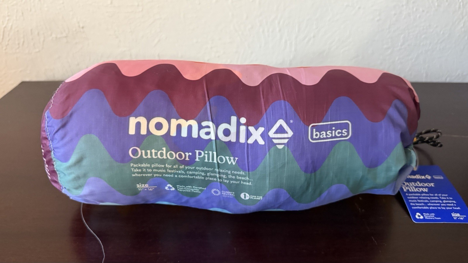 NWT Nomadix Travel Pillow Camping Outdoor Wobble Multi Bop Wobb 11x16