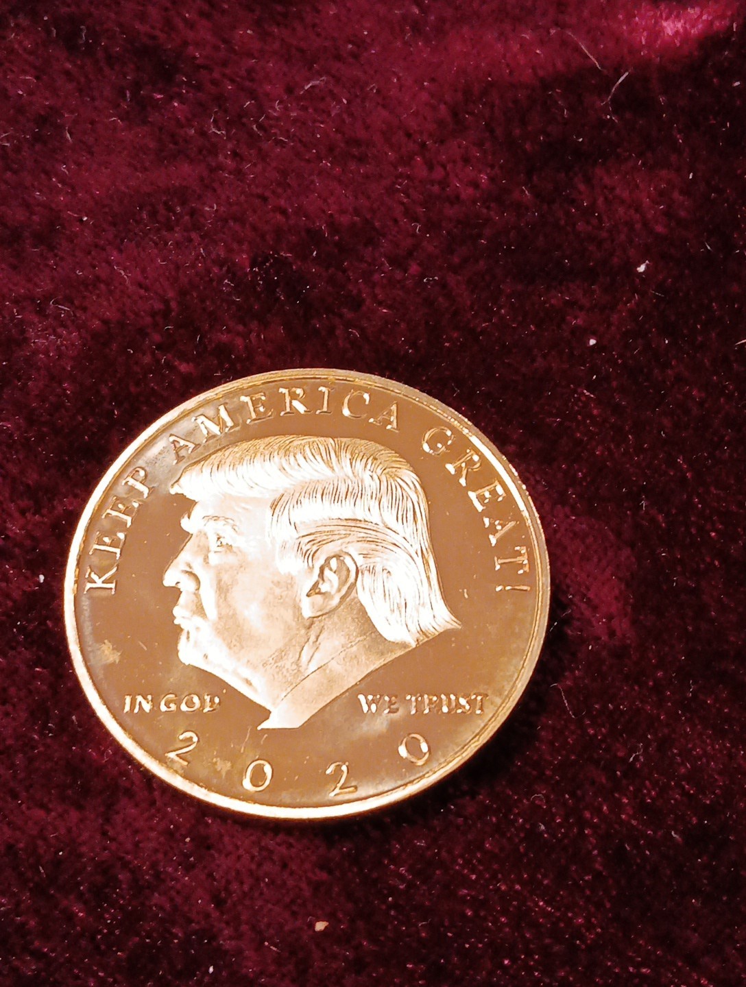 (1) PCs Donald Trump Collectible Gold-plated KEEP AMERICA GREAT eagle (For Fun)