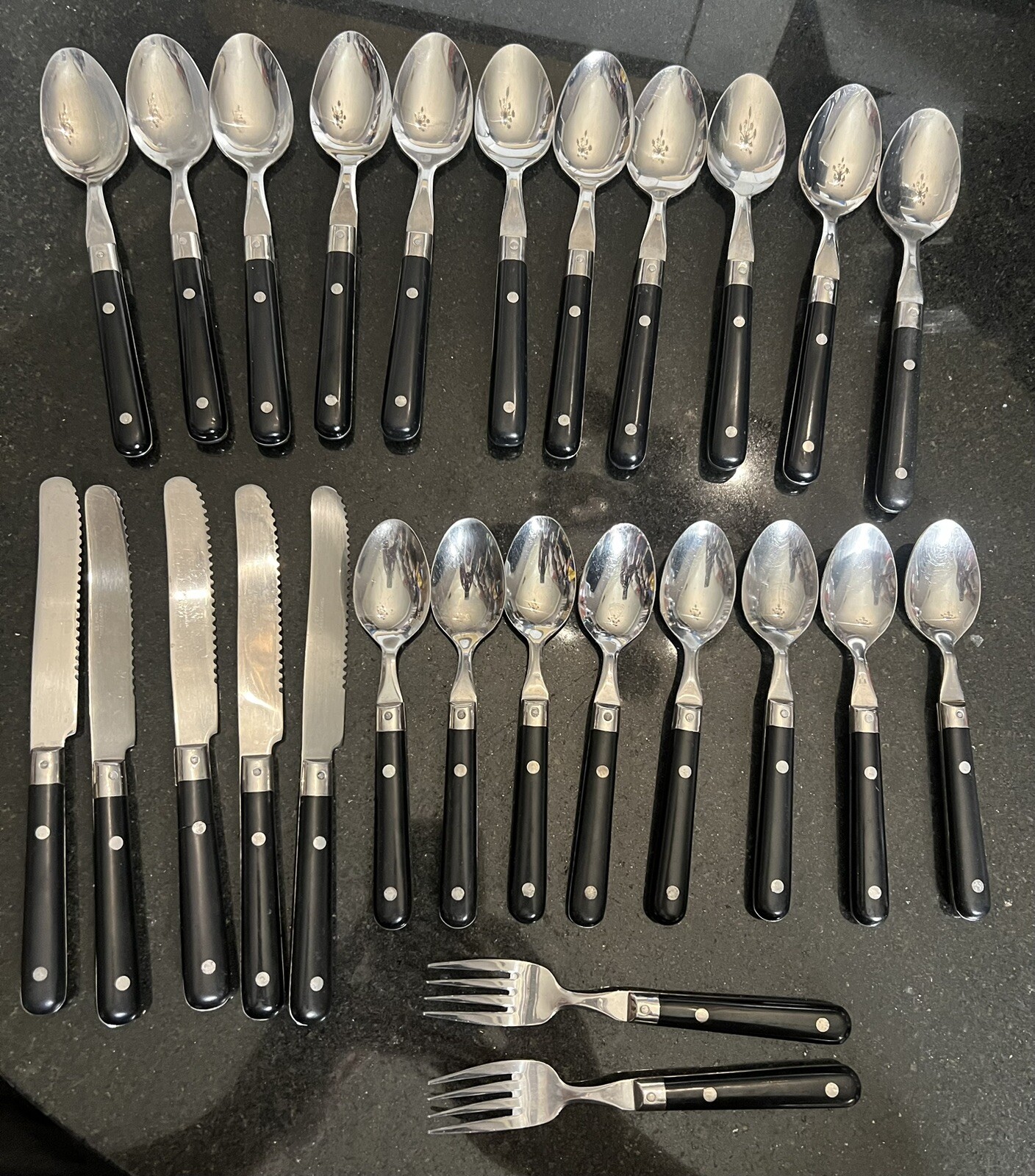 26 Pieces Le Prix Leprix Black Riveted Handle Stainless Flatware Korea